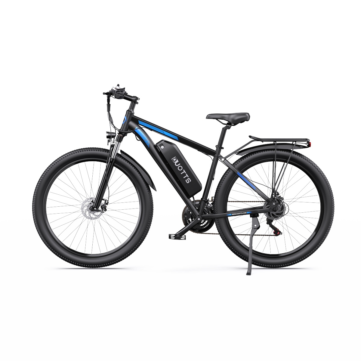 Schwarzes E-Bike mit blauen Akzenten, dicken Reifen und Gepäckträger.