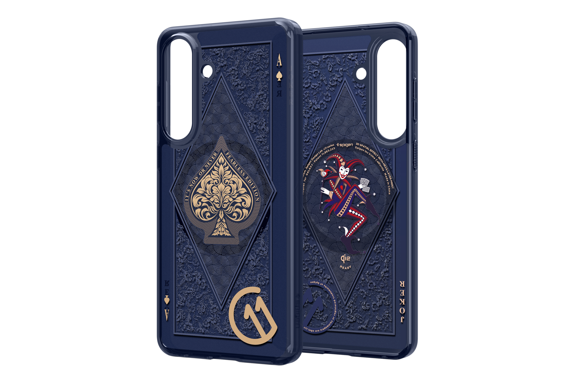 Dunkelblaue Handyhüllen mit Karo- und Joker-Design.