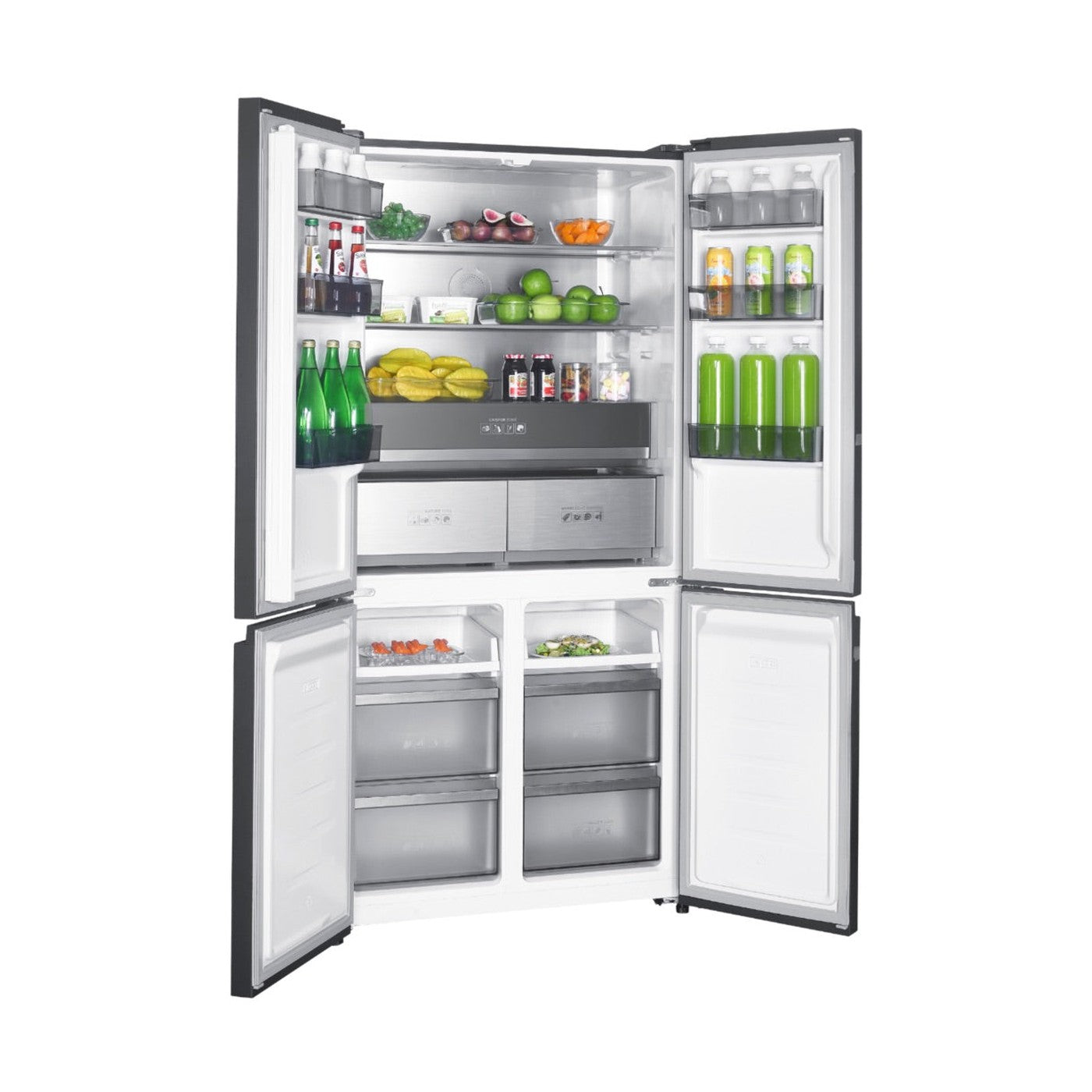 Open koelkast met gevulde planken, fruit, groenten en dranken.