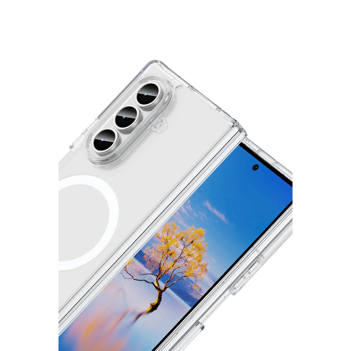 Üç kameralı şeffaf telefon kılıfı ve ekranda ağaç görüntüsü.
