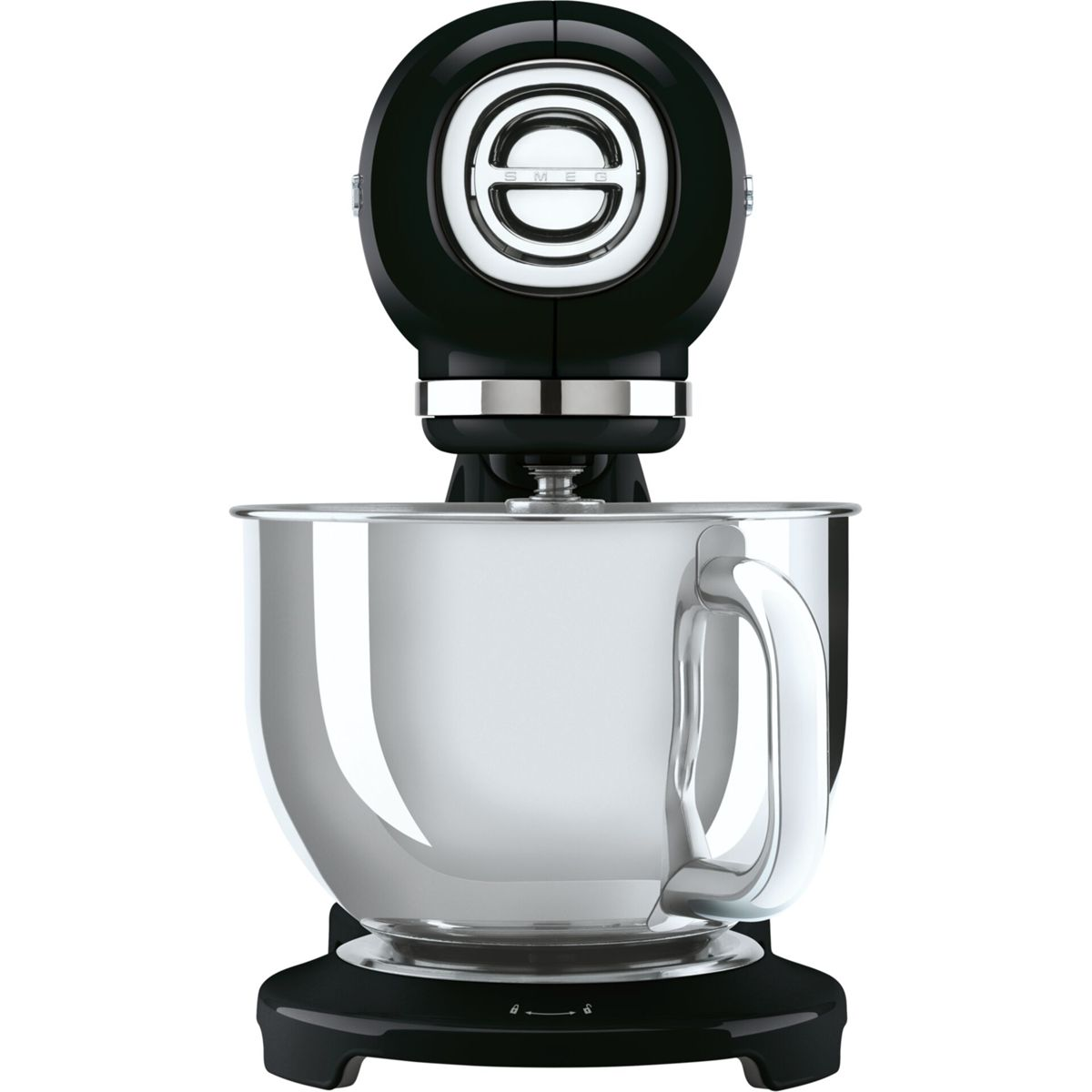 Un robot de cocina Smeg negro con bol y asa plateados.