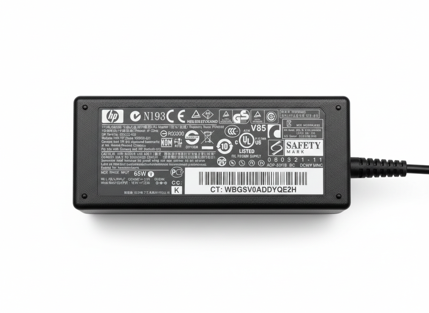 Schwarzes HP Netzteil mit vielen Zertifizierungslogos und Produktinformationen.