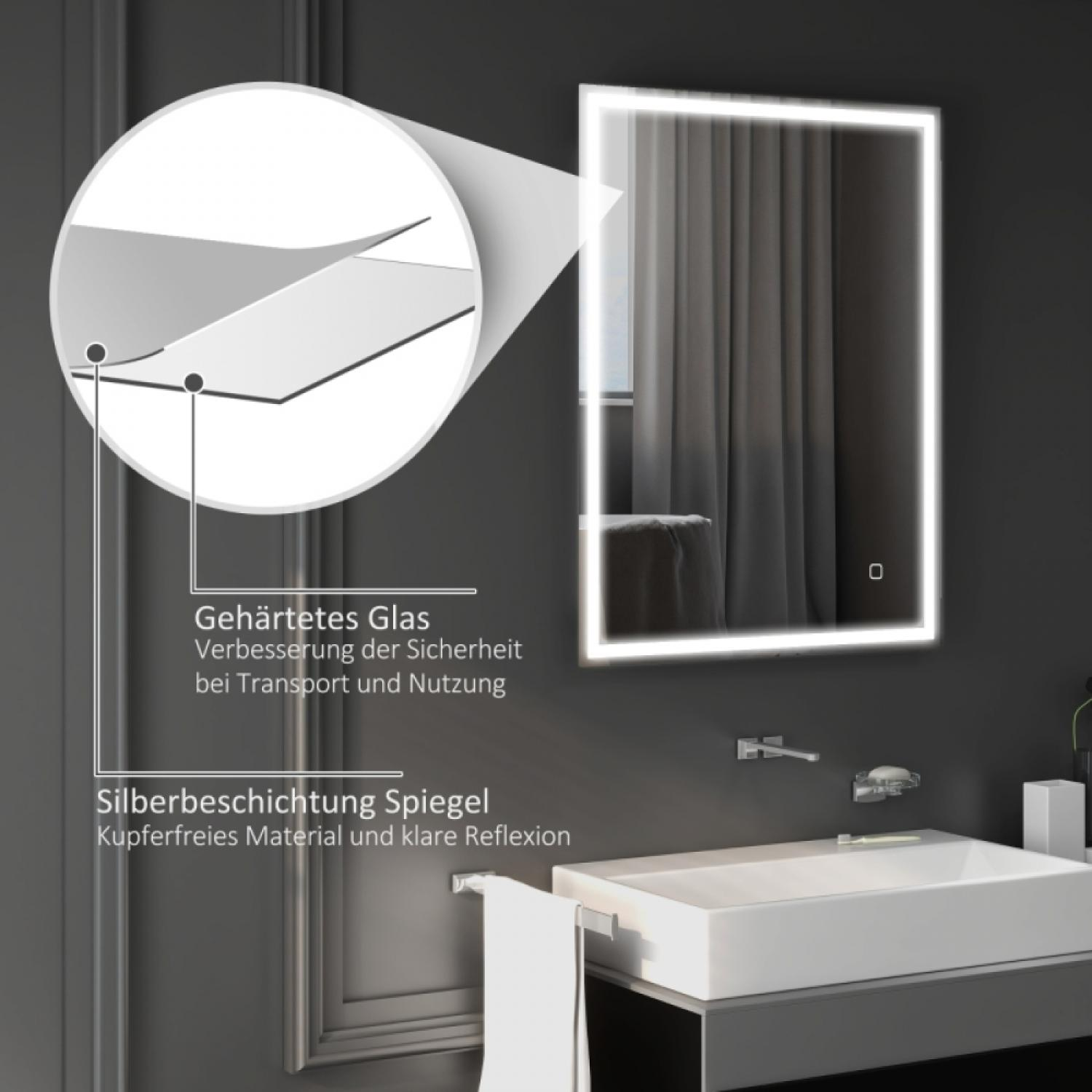 Beleuchteter Spiegel über einem Waschbecken mit Glasdetails.