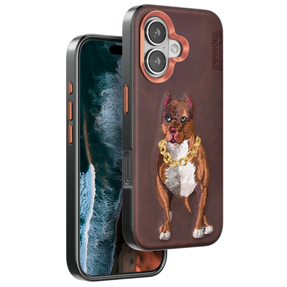 İşlemeli pitbull ve altın zincirli kahverengi telefon kılıfı. Arkada iPhone.