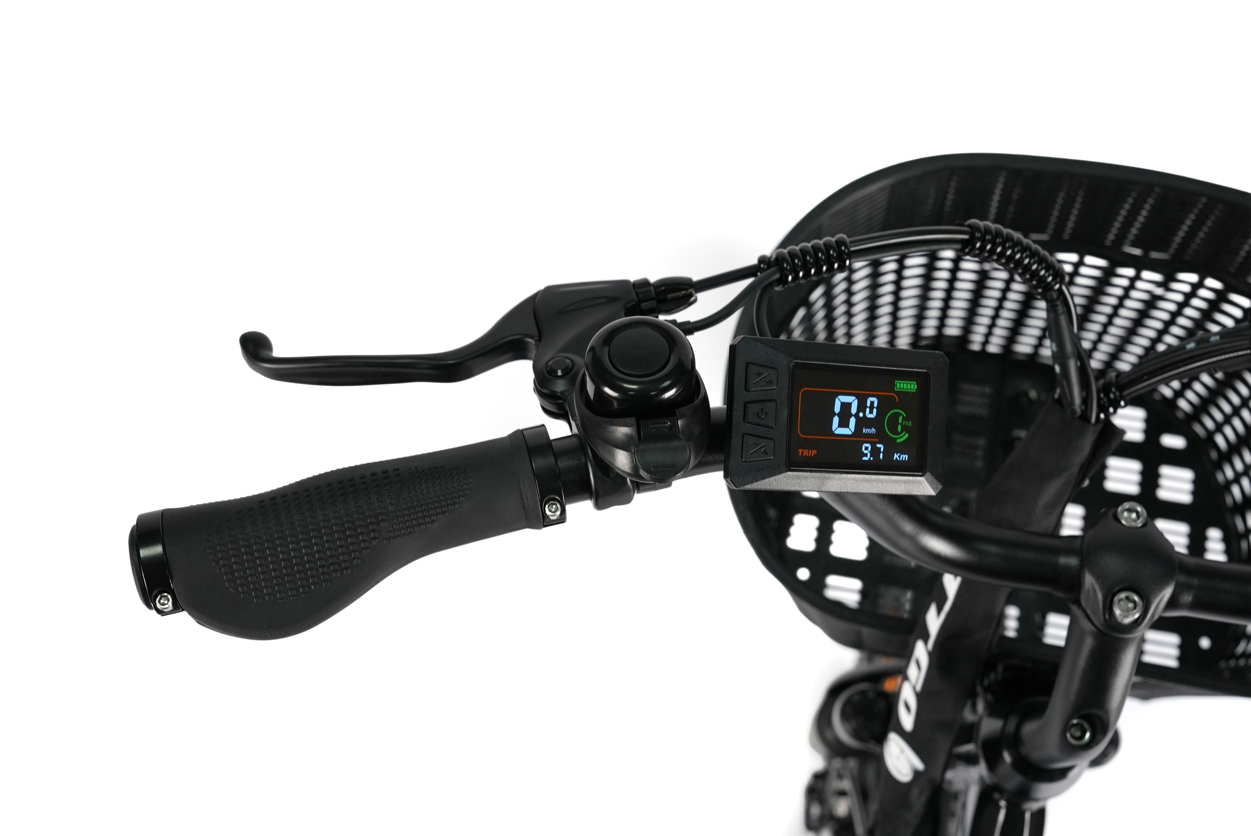 Nahaufnahme des Lenkers eines schwarzen Fahrrads mit Display, Griff und Klingel.