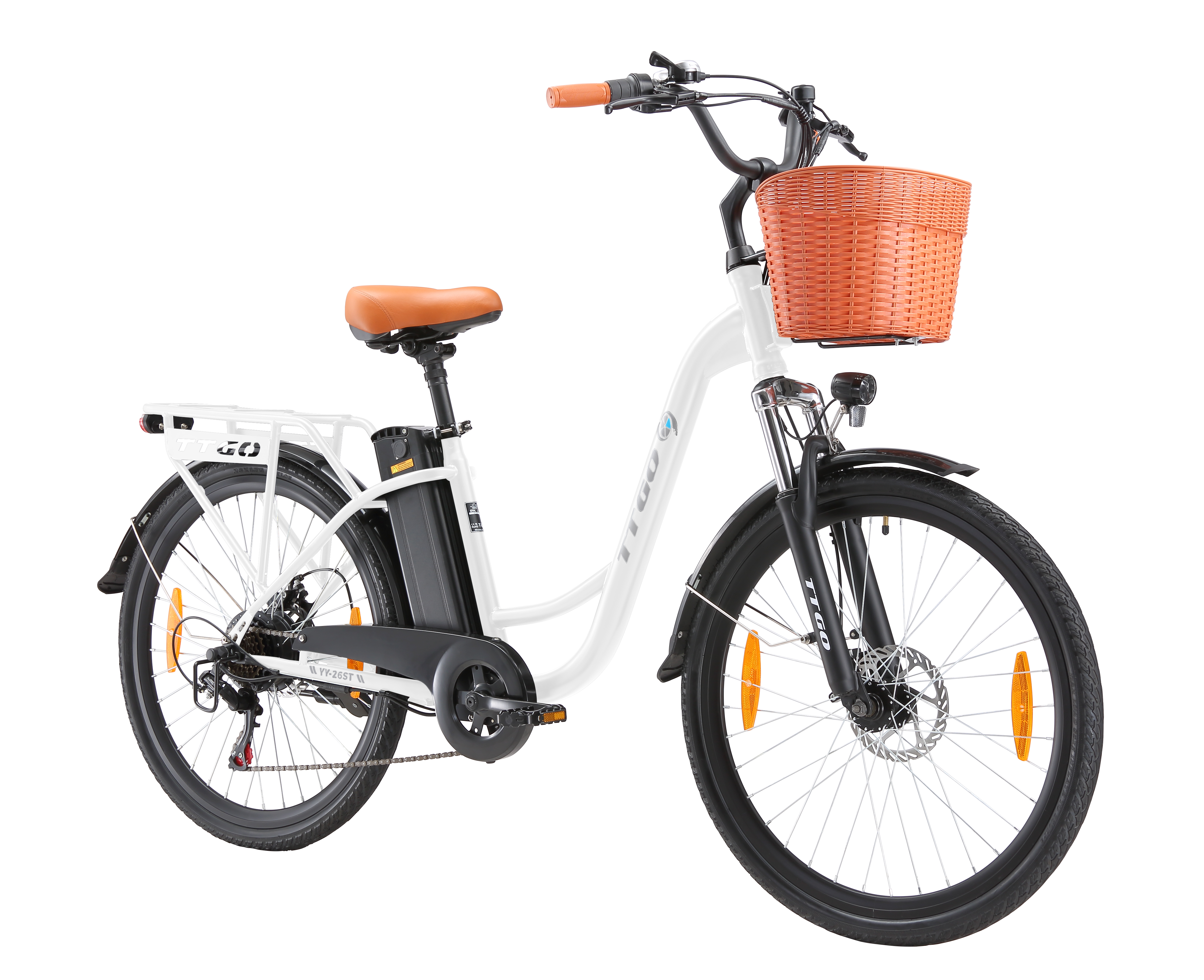 Weißes E-Bike mit braunem Sattel, orangem Lenker und Korb.