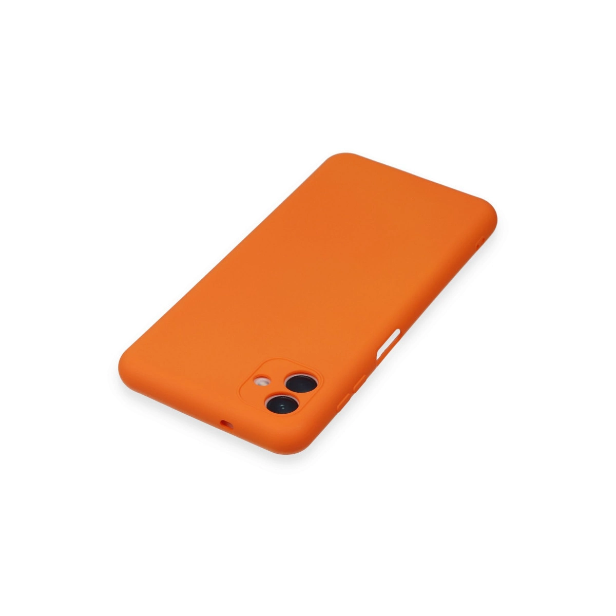 Parlak turuncu telefon kılıfı beyaz zeminde duruyor.