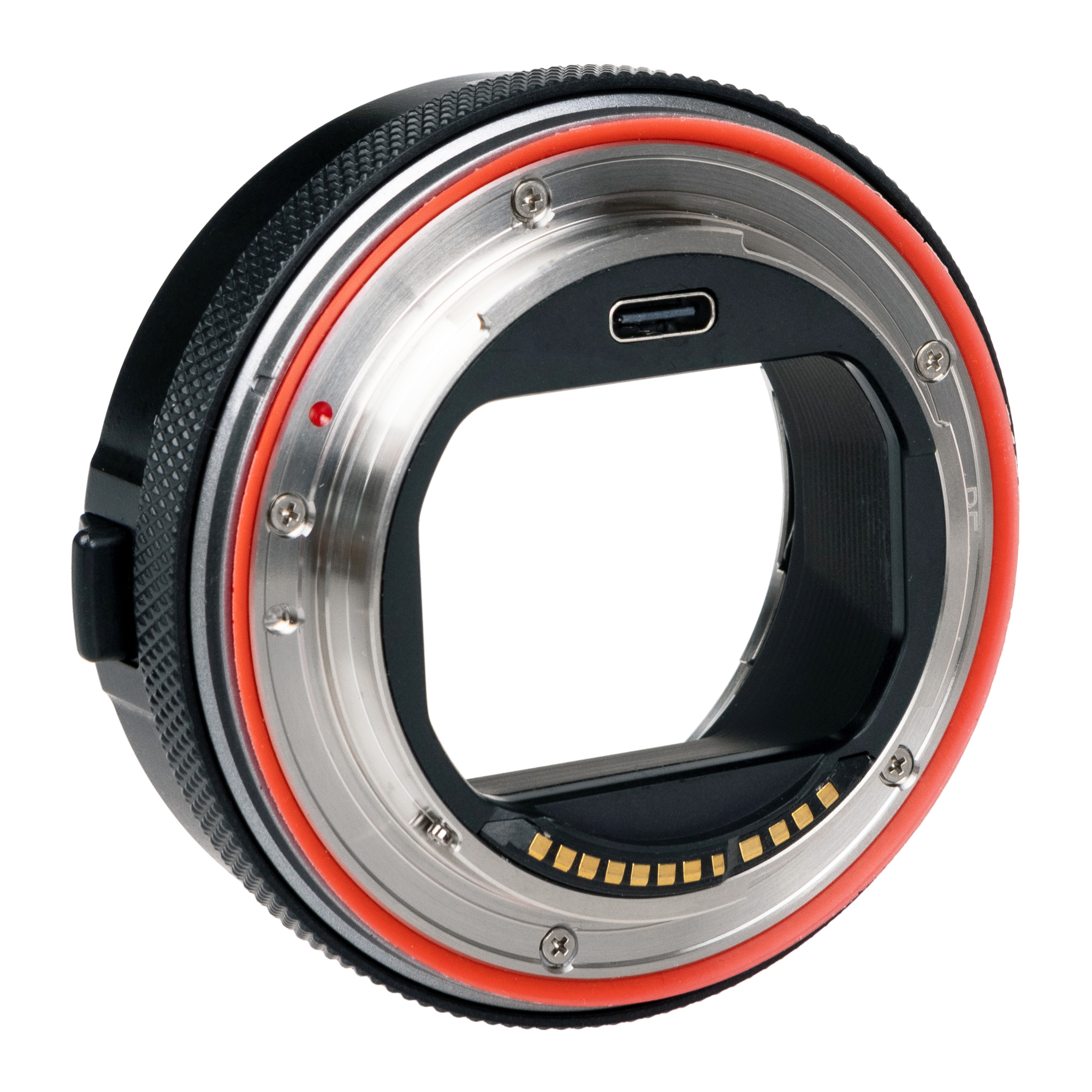 Ein Kameraobjektivadapter mit rotem Ring, USB-C und goldenen Kontakten.