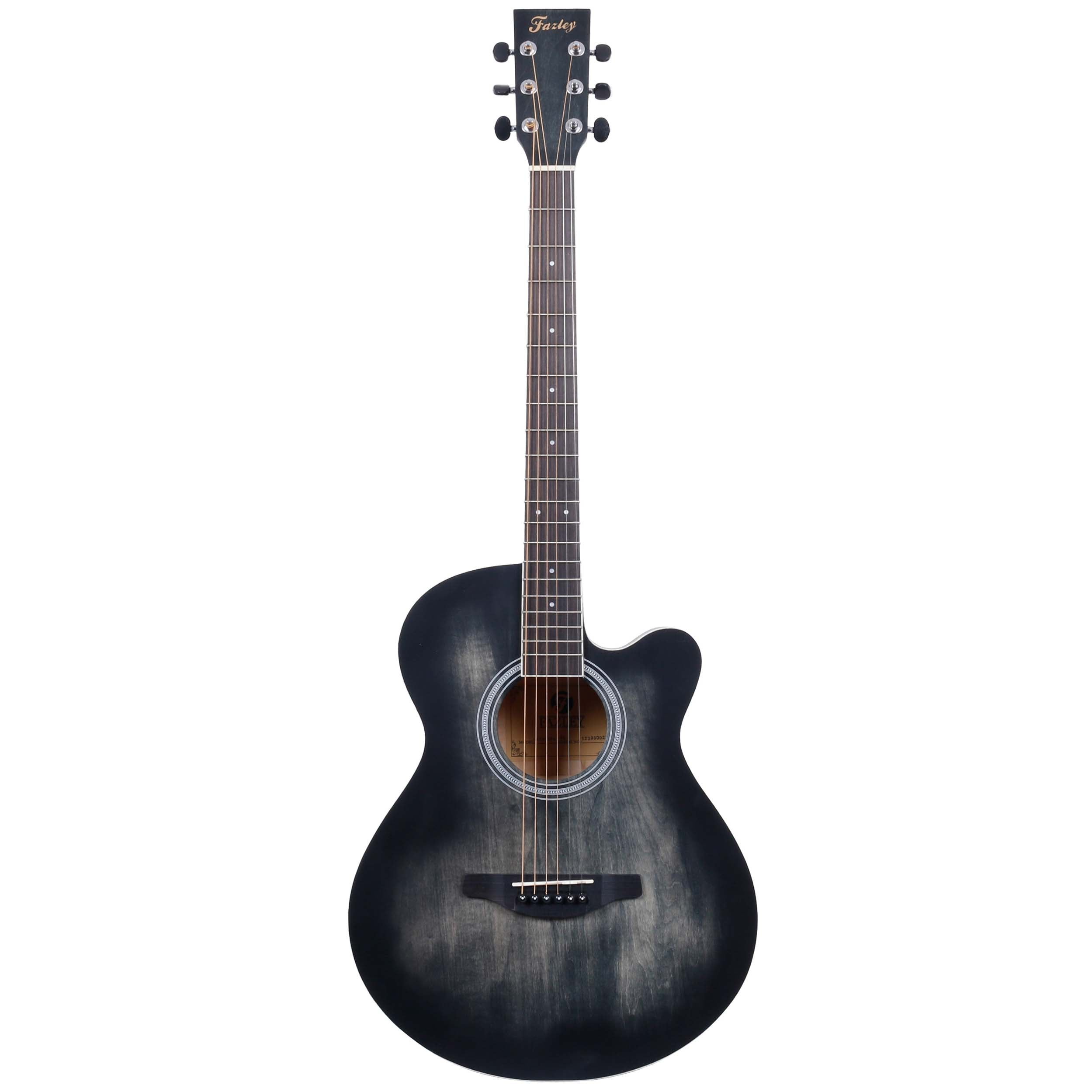 Een zwarte akoestische gitaar met een zilveren klankgat rozet en zes snaren.