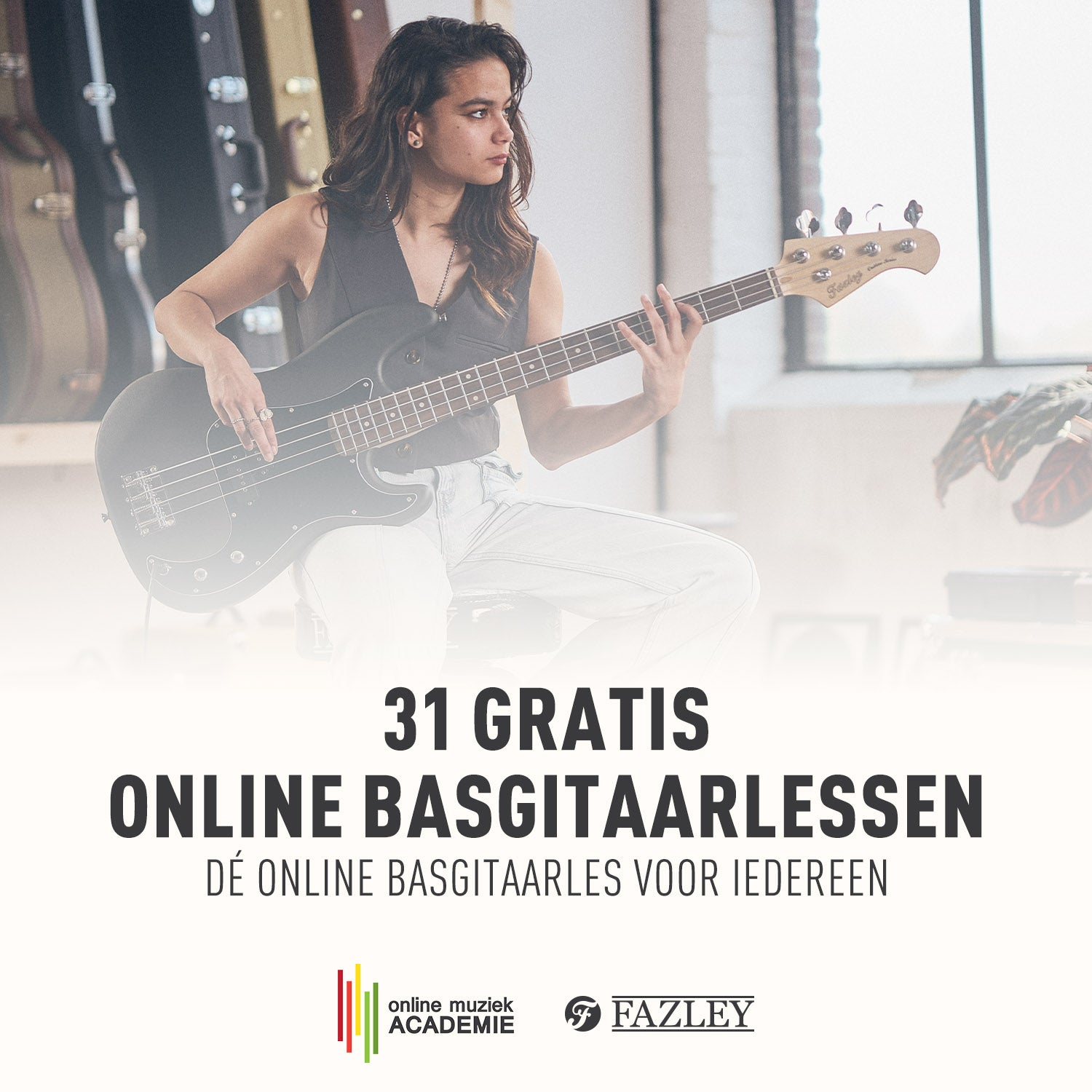 Jonge vrouw speelt basgitaar, 31 gratis online lessen.