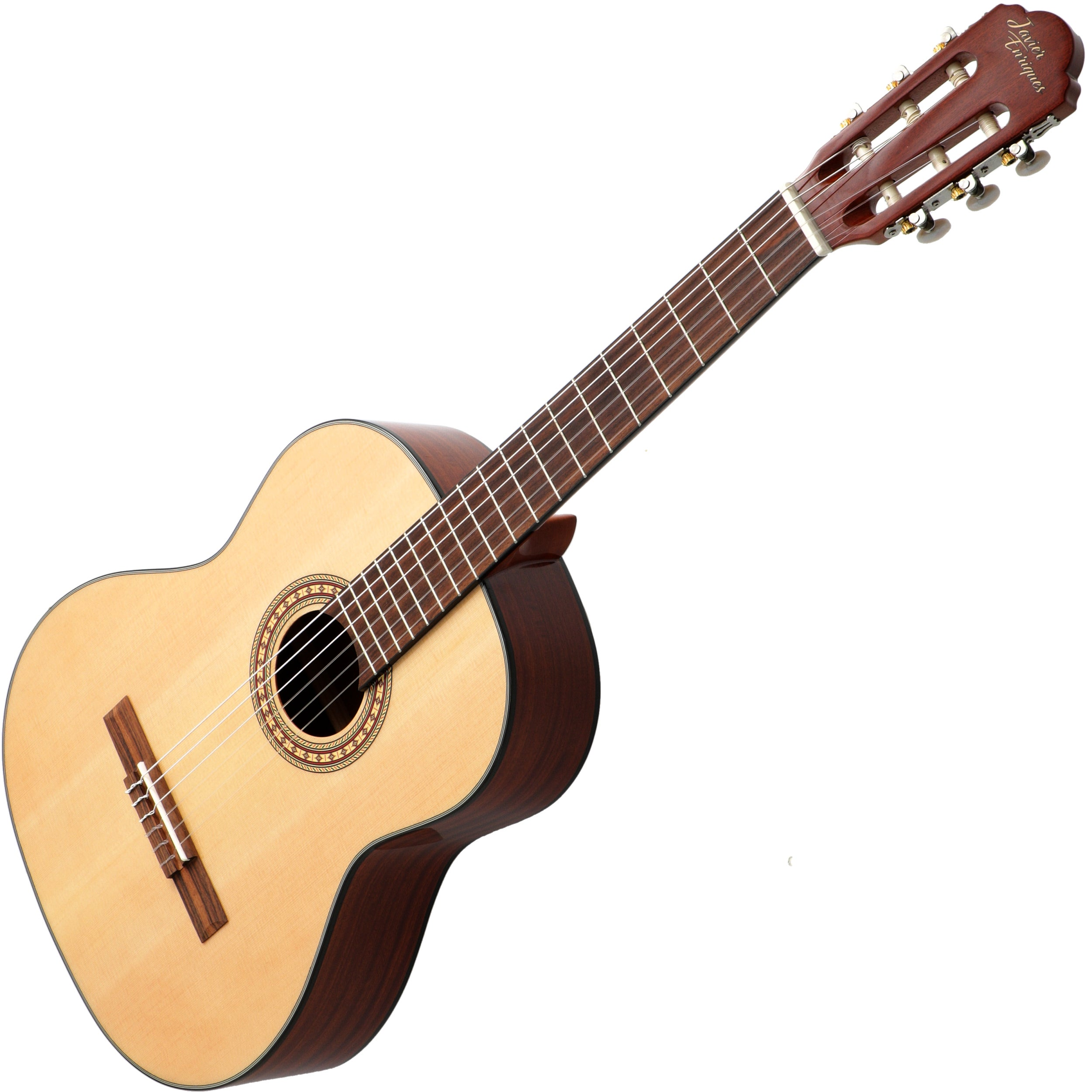 Een klassieke gitaar met een lichtgekleurd lichaam en donker hout. Zes snaren.