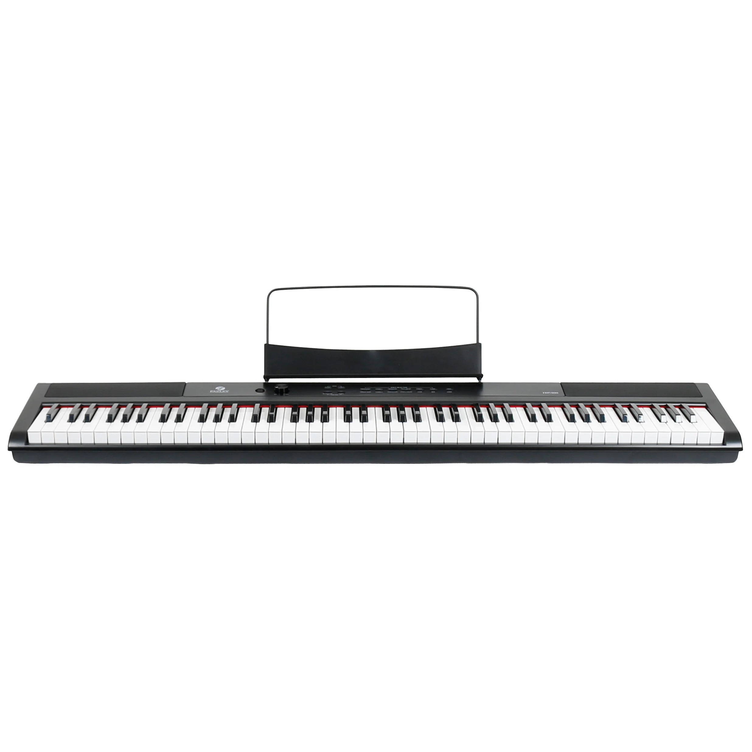 Een zwarte digitale piano met muziekstandaard staat tegen een witte achtergrond.