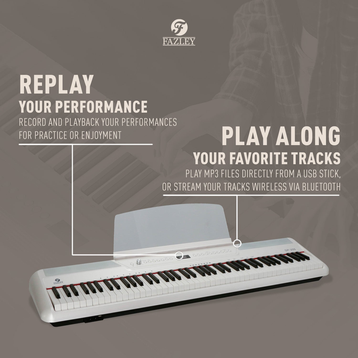Een wit digitale piano met zwarte en rode toetsen. Tekst over afspelen en meespelen functies.