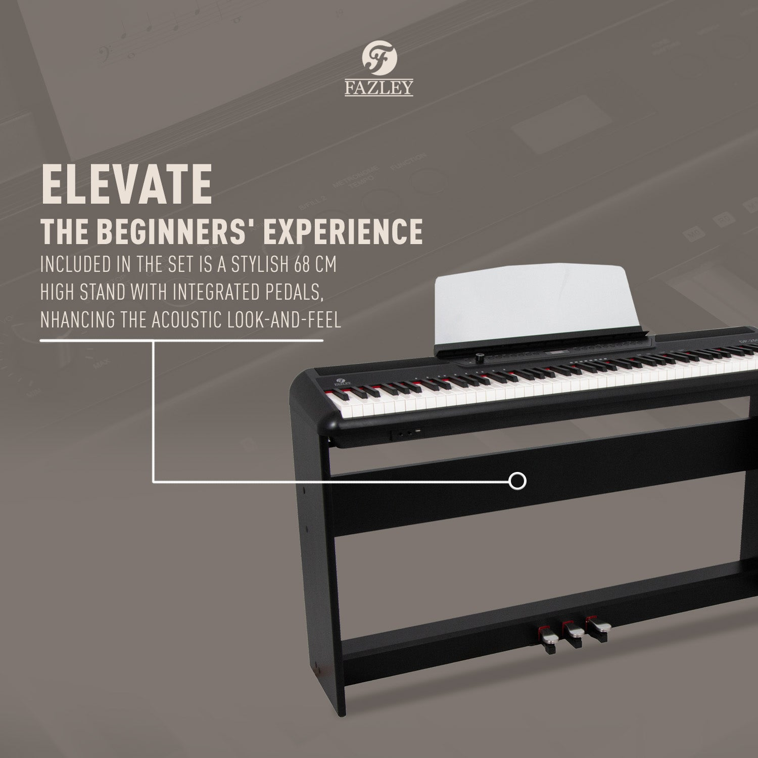 Een zwarte digitale piano met muziekstandaard en geïntegreerde pedalen op een standaard.