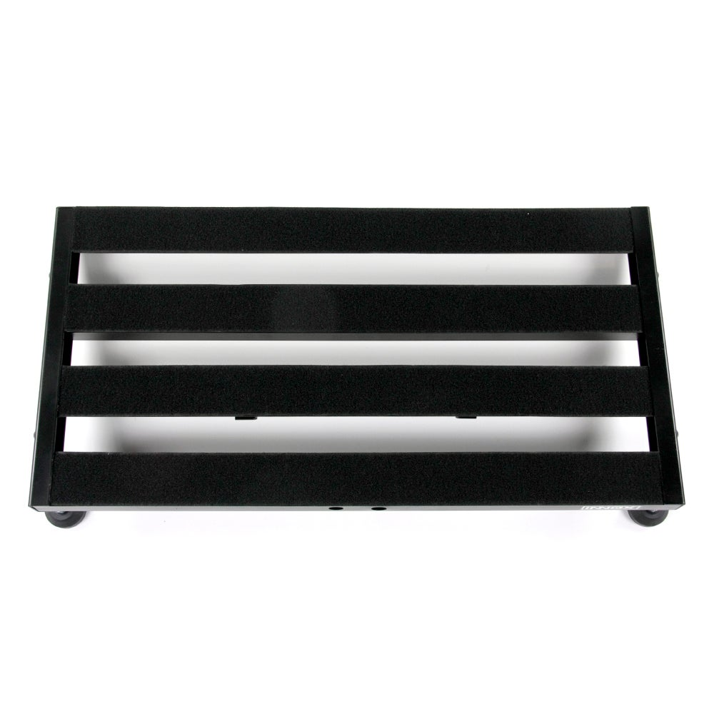 Zwart, leeg pedalboard met vier horizontale latten op witte achtergrond.