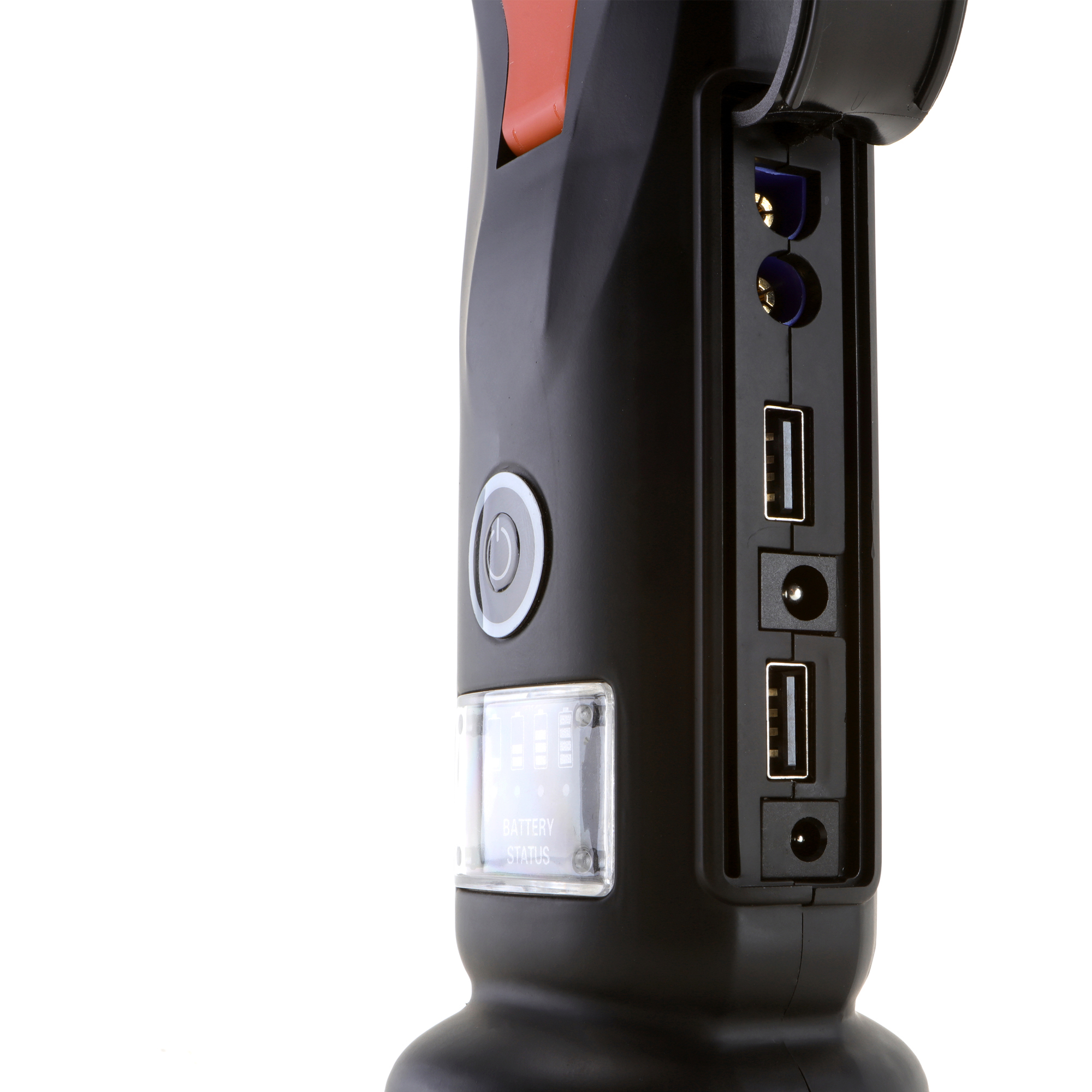 Schwarzes Gerät mit USB-Anschlüssen, Netzanschluss und Batteriestatusanzeige.