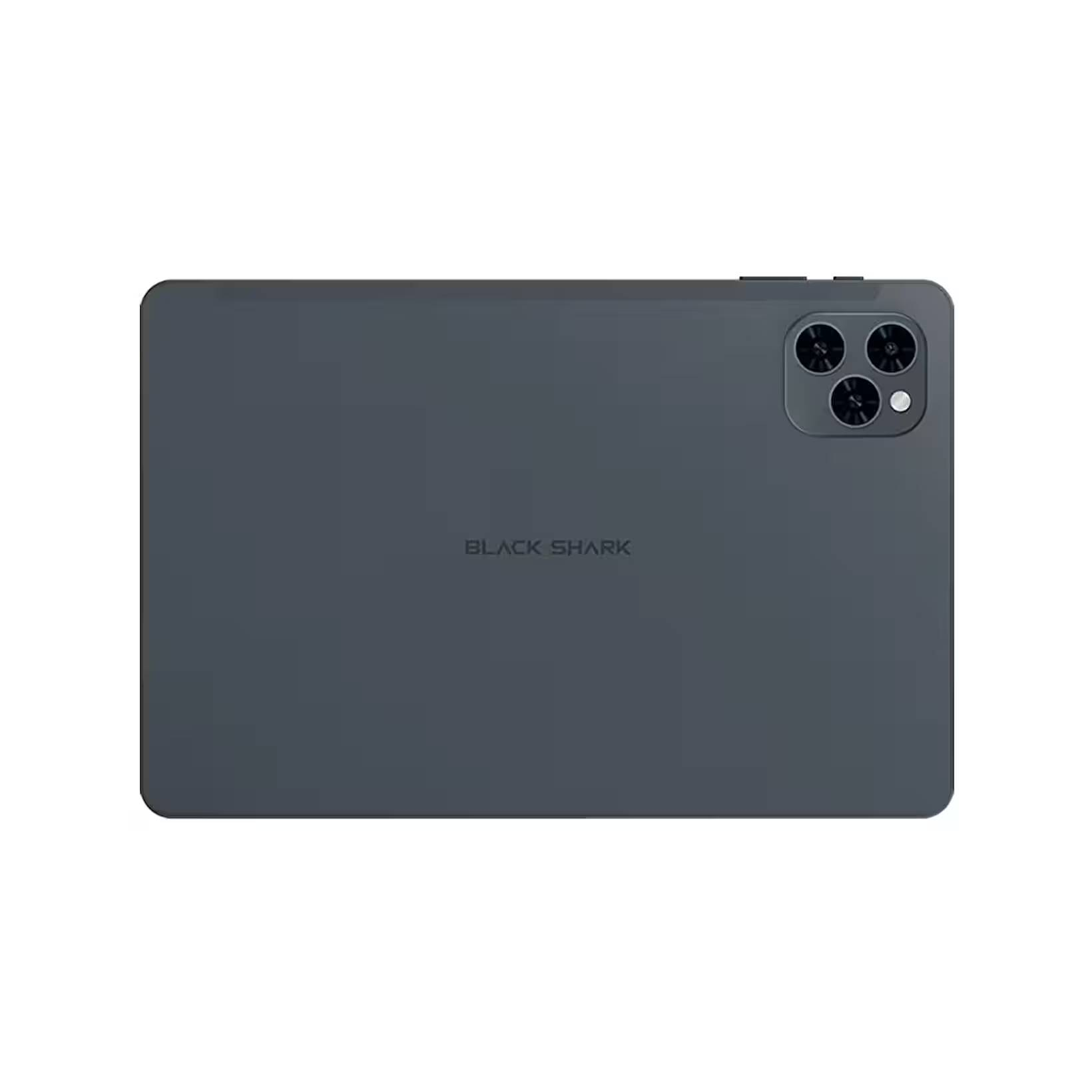 Retro di un tablet grigio con tre fotocamere e logo BLACK SHARK.