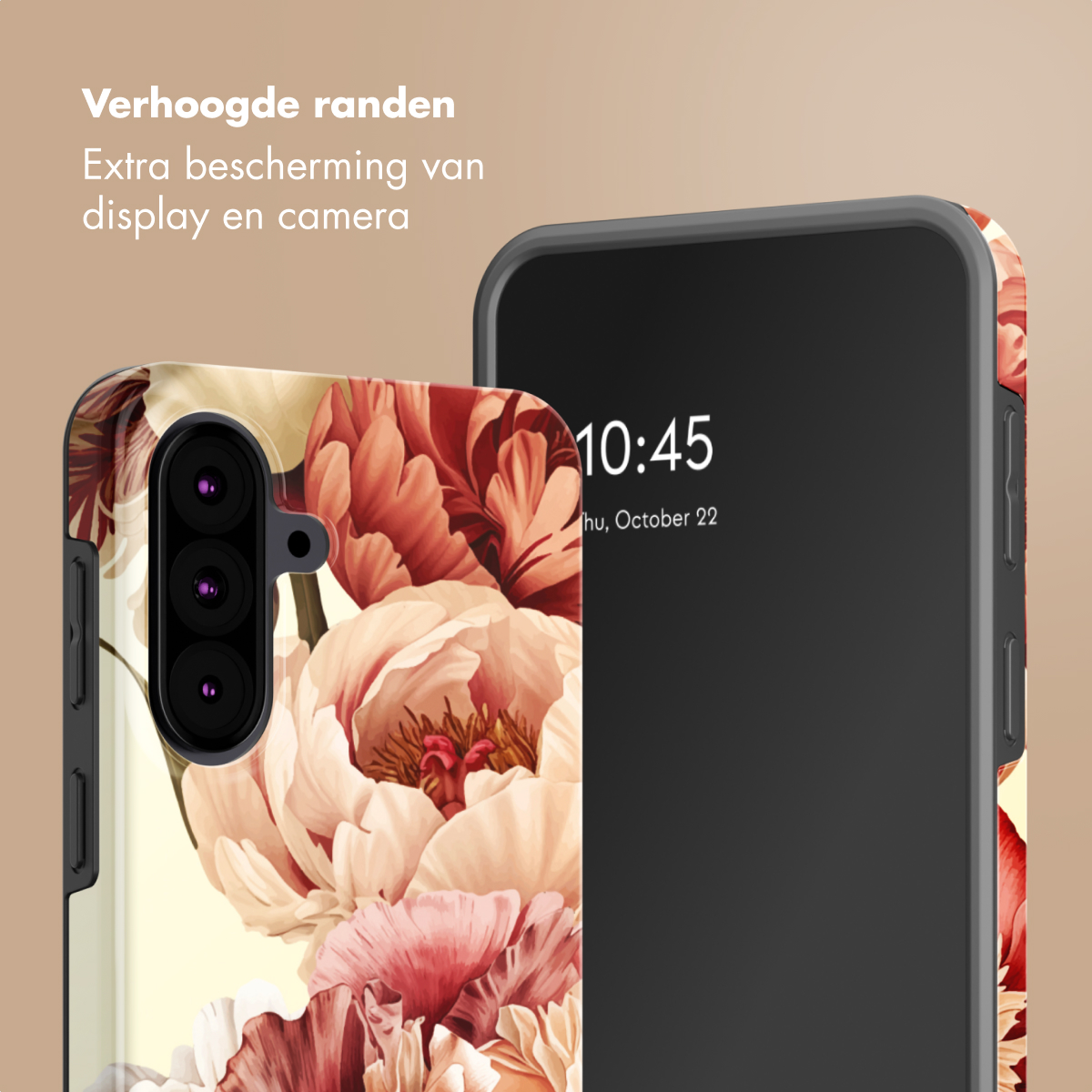 Une coque de téléphone à motif floral est à côté d'un smartphone à écran noir.