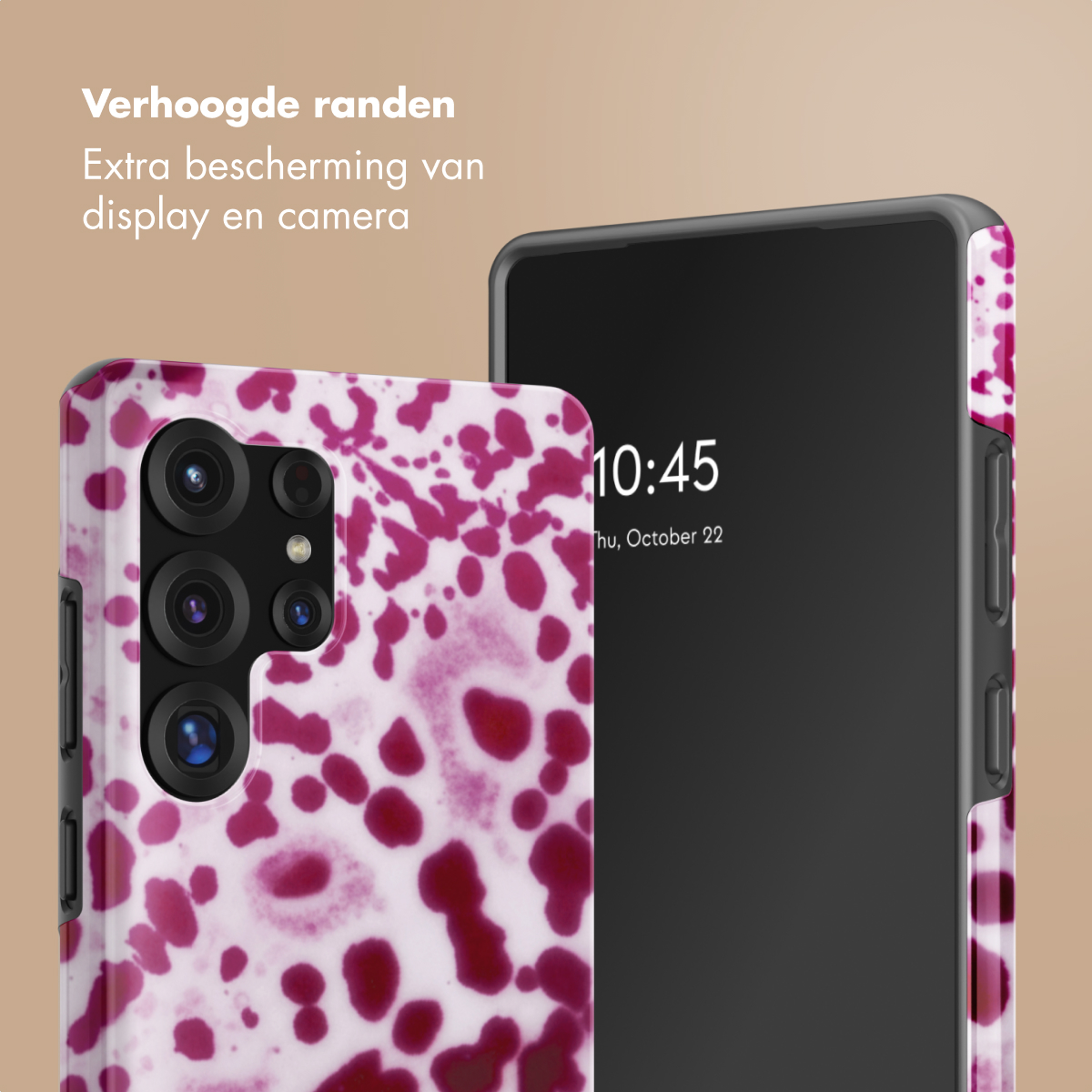 Smartphone met hoesje: Verhoogde randen voor bescherming display en camera.