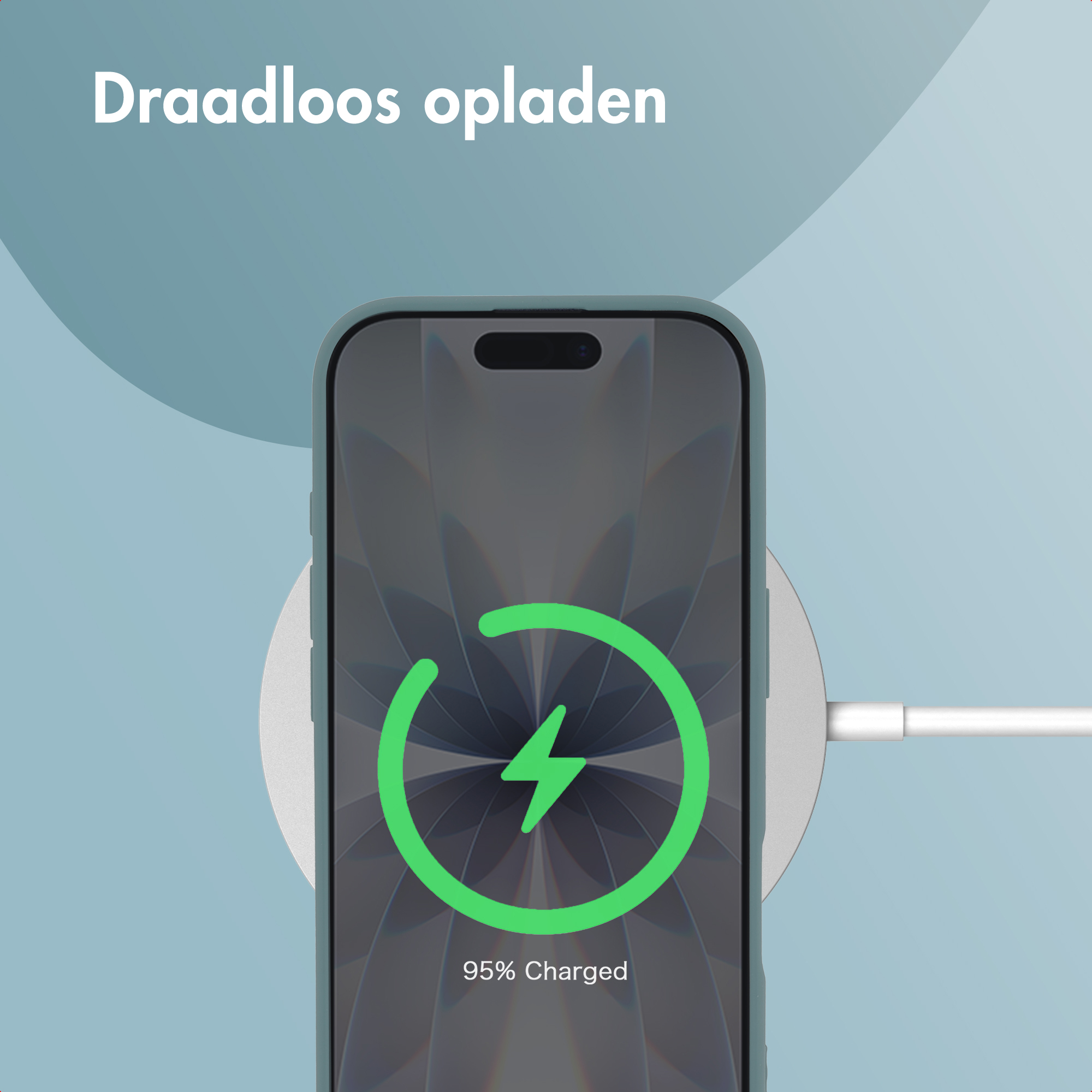 Un smartphone se charge sans fil, affichant un éclair vert et 95% chargé.