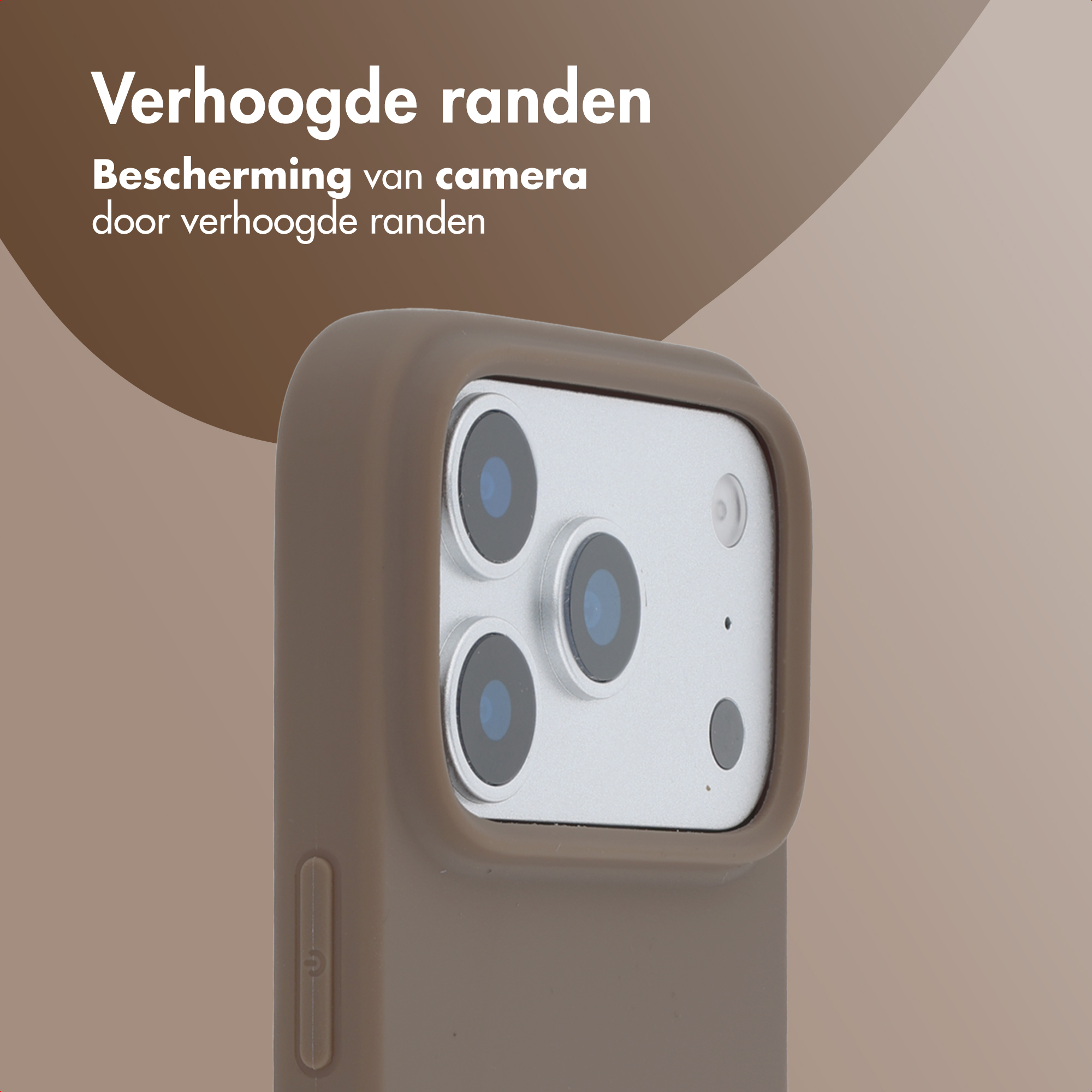 Primo piano delle lenti della fotocamera di uno smartphone in una custodia marrone.