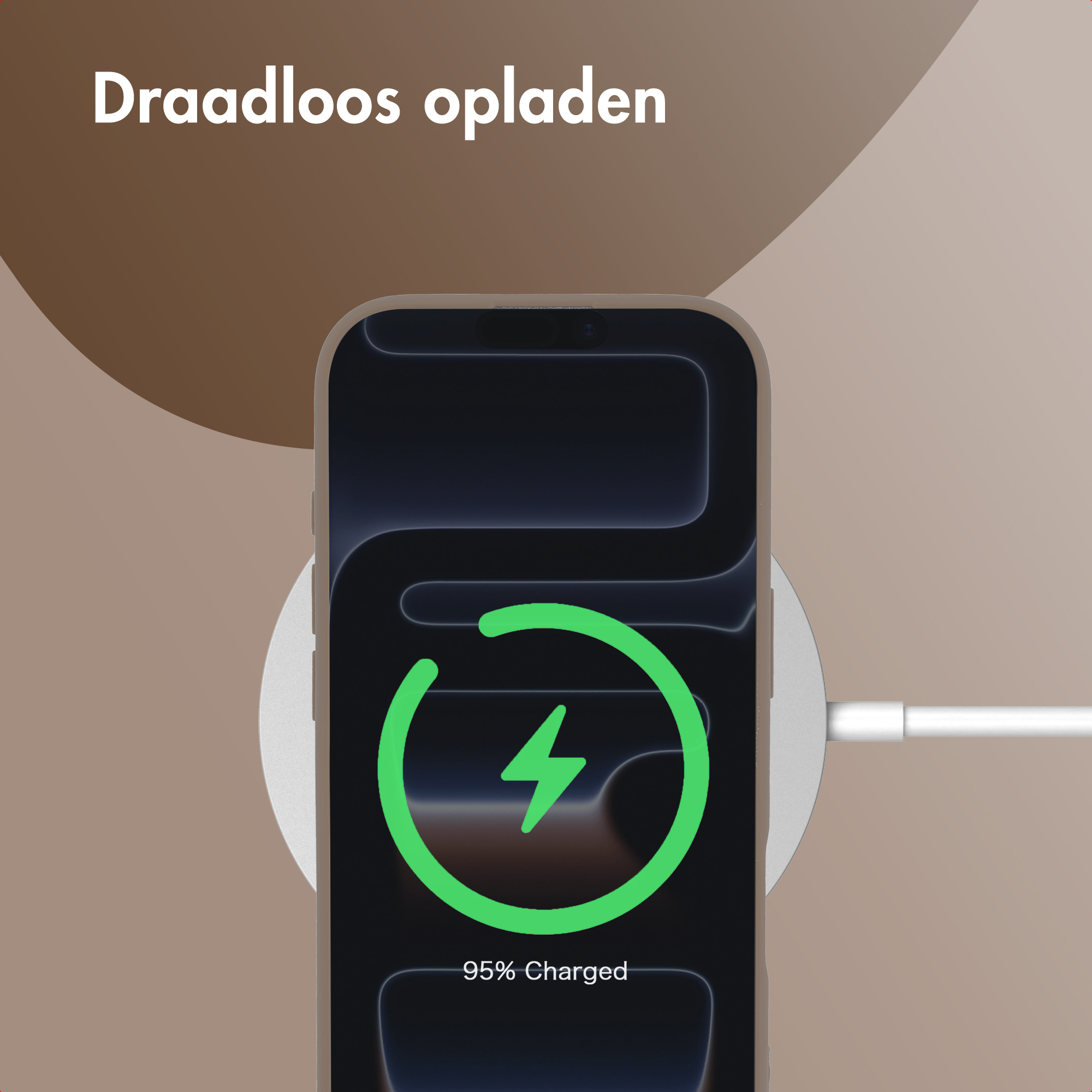Uno smartphone è in carica wireless. Lo schermo mostra 95%.