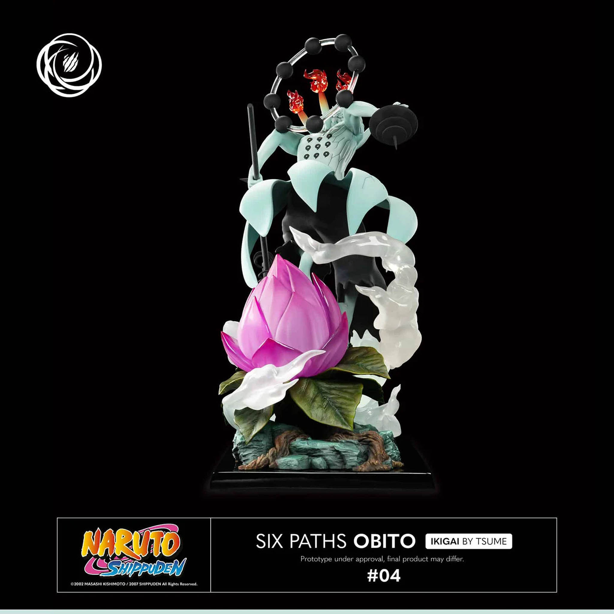Statue von Six Paths Obito mit rosa Lotusblüte und schwarzem Hintergrund.
