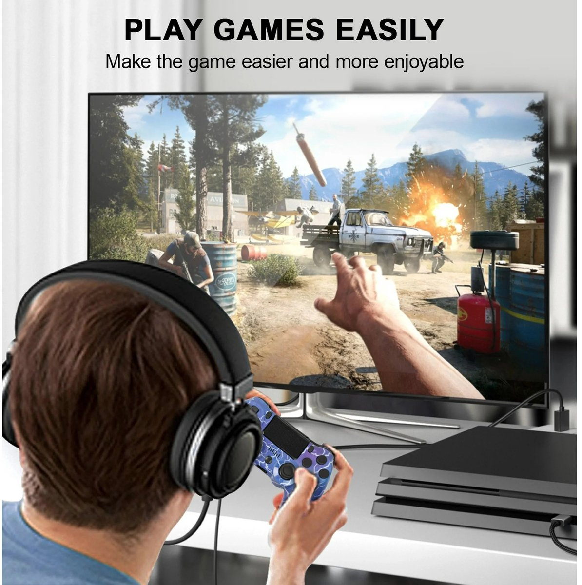 Person spielt Videospiel mit Kopfhörern, Controller und Konsole.