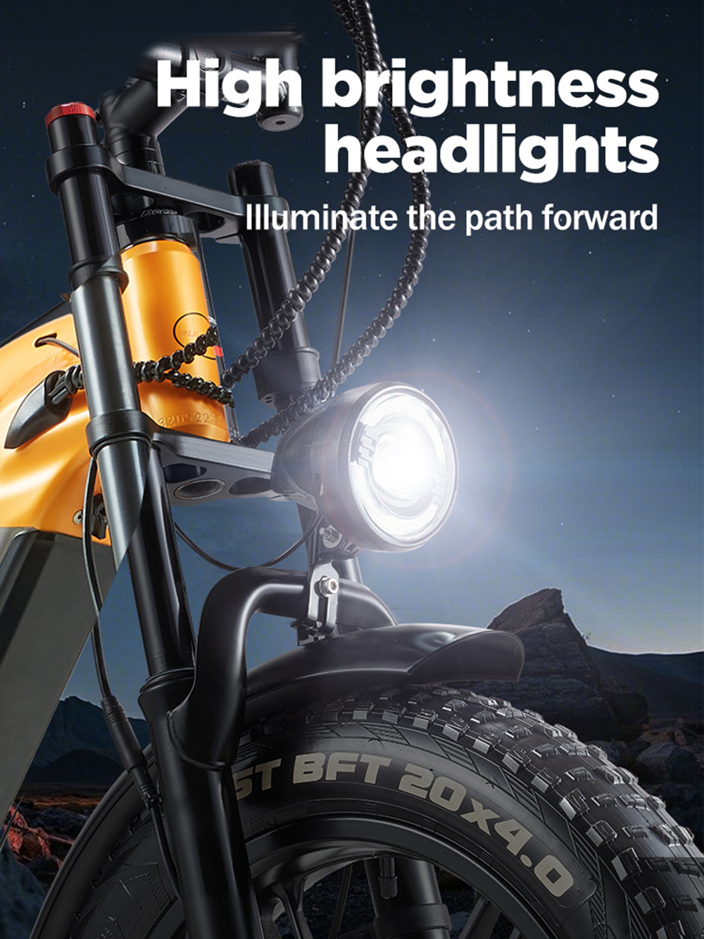 Nahaufnahme des Vorderrads und Scheinwerfers eines E-Bikes bei Nacht.