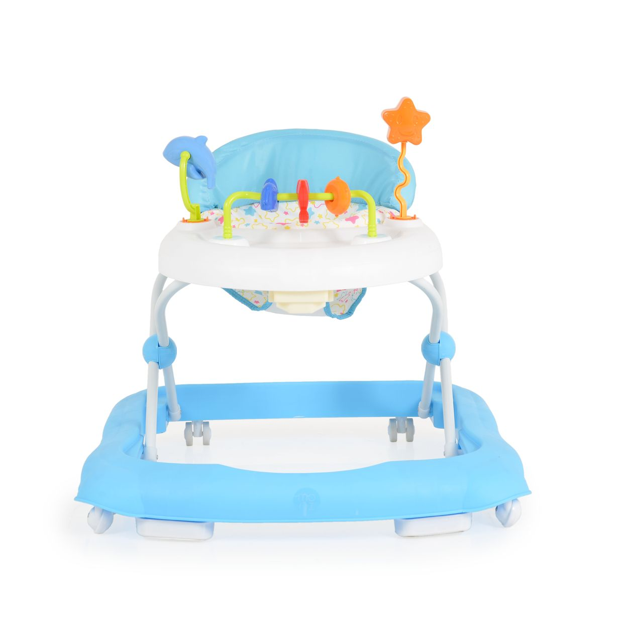Ein blauer und weißer Baby-Lauflernwagen mit Spielzeug. Er hat eine blaue Ablage und einen blauen Sitz.