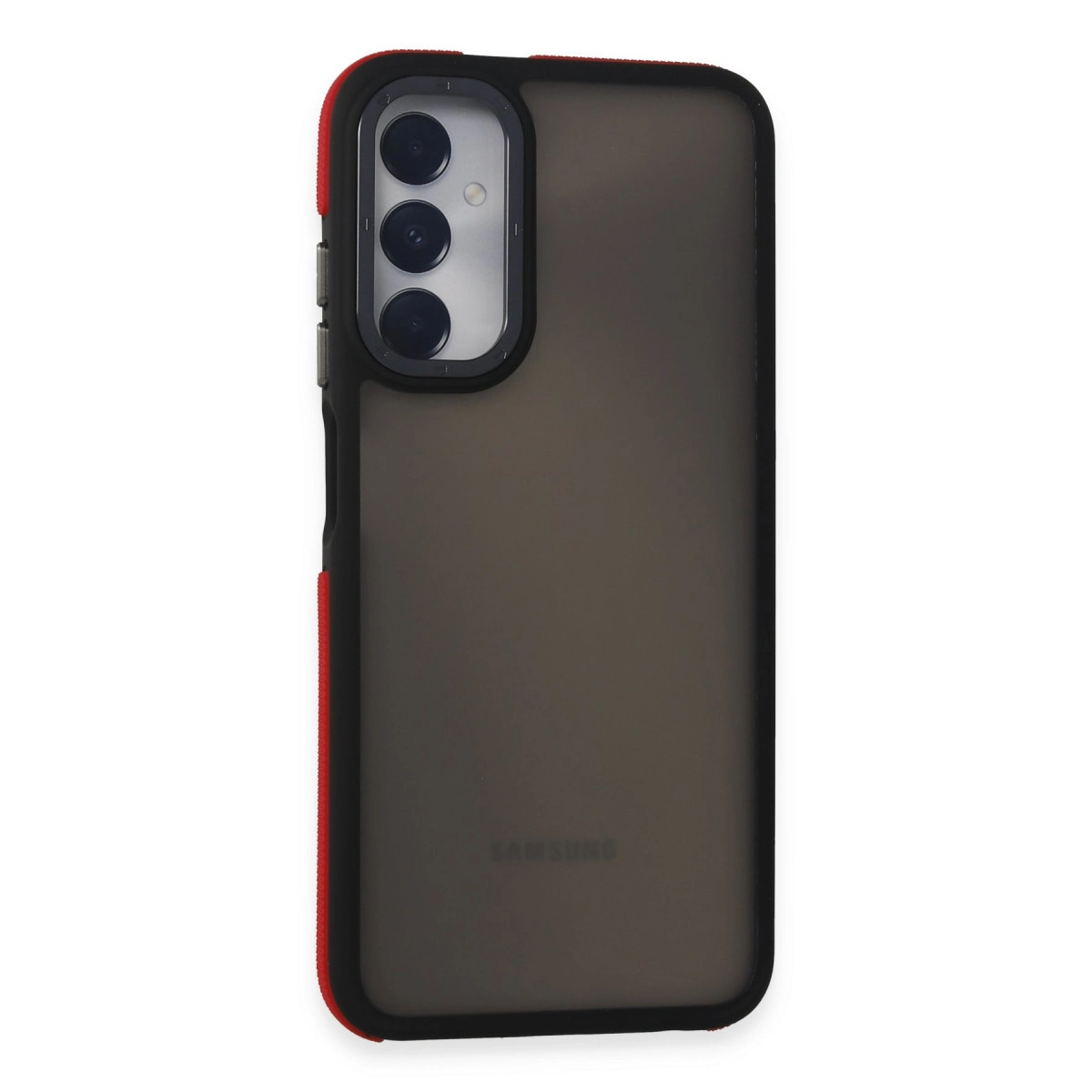 Kırmızı kenarlı, üstte üç kamera lensli siyah telefon kılıfı.