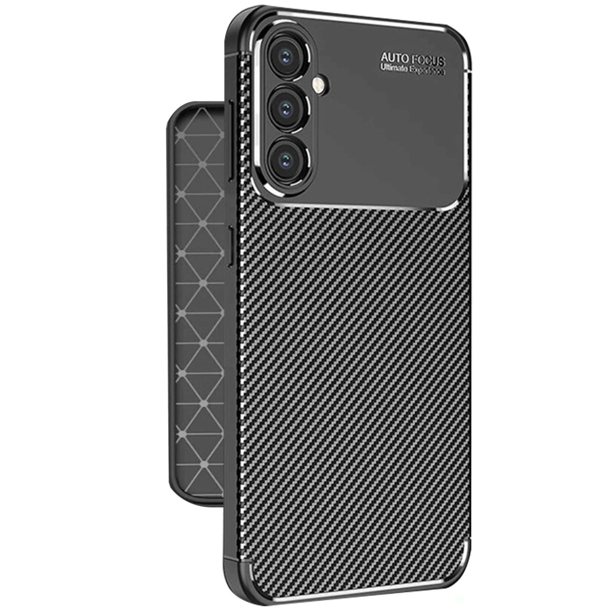 Karbon desenli ve üçlü kamera açıklığına sahip siyah telefon kılıfı.