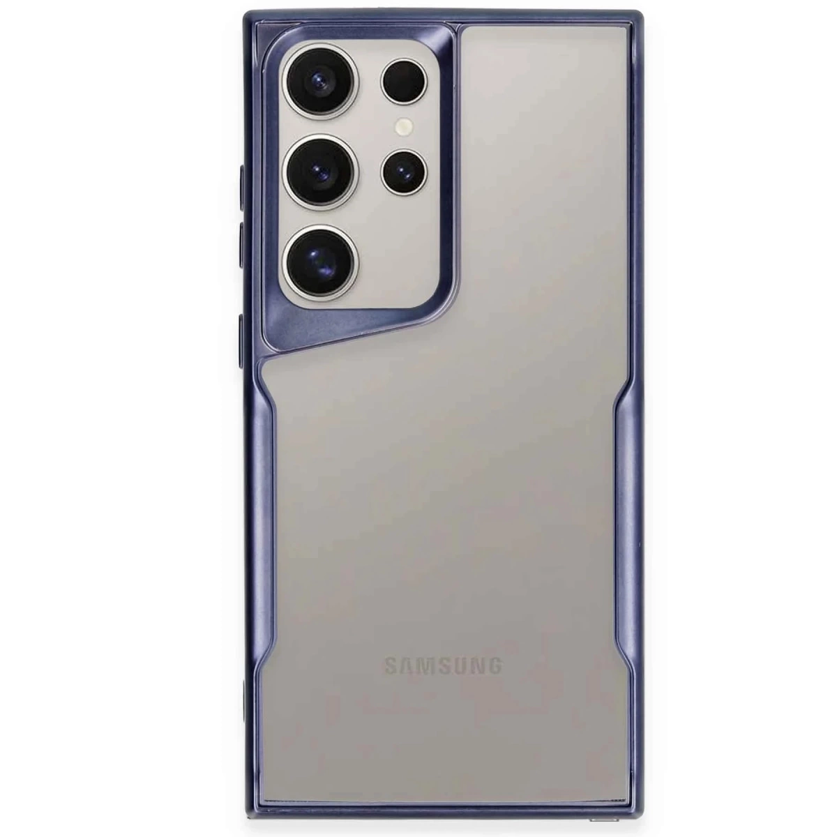 Dört kameralı ve Samsung logolu akıllı telefonun arkası.