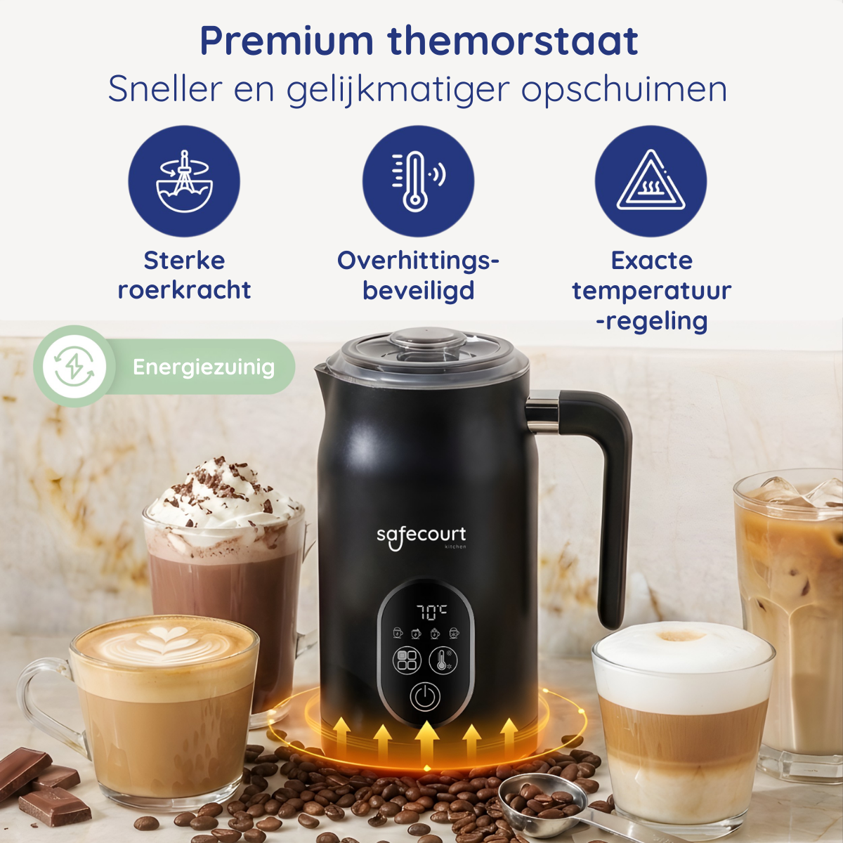 Zwarte melkopschuimer met koffiedranken en koffiebonen.