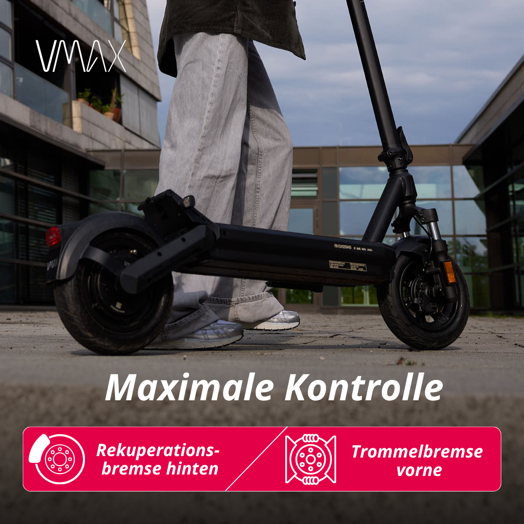 Person steht neben schwarzer E-Scooter. "Maximale Kontrolle".