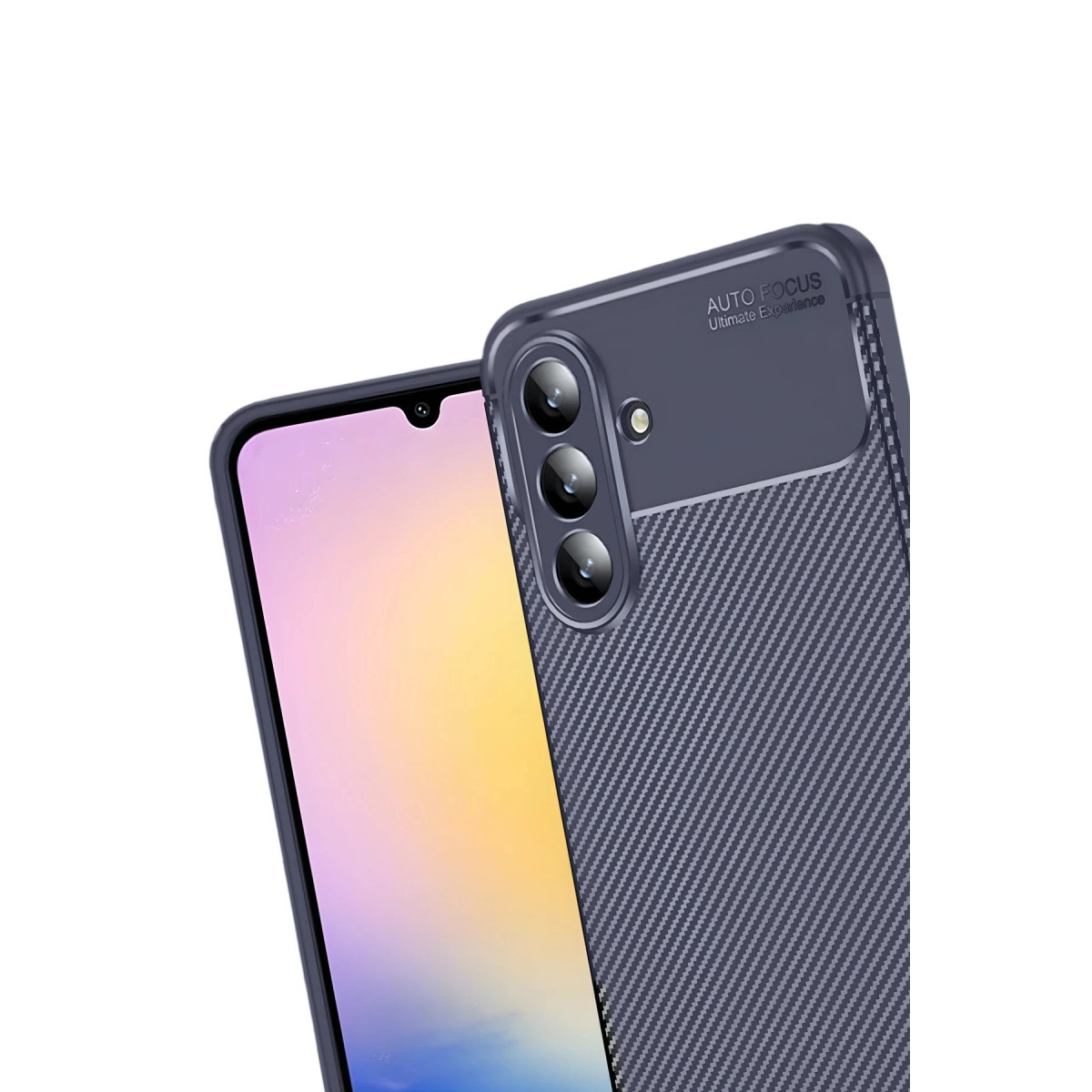 Karbon fiber kılıflı, üç kameralı koyu gri telefon.