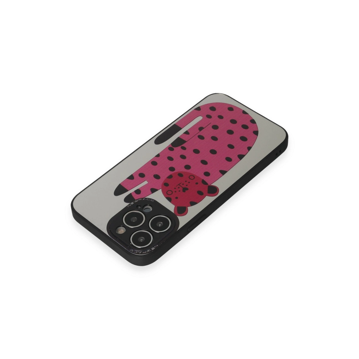 Siyah puantiyeli ve kırmızı leopar kafası desenli pembe telefon kılıfı.