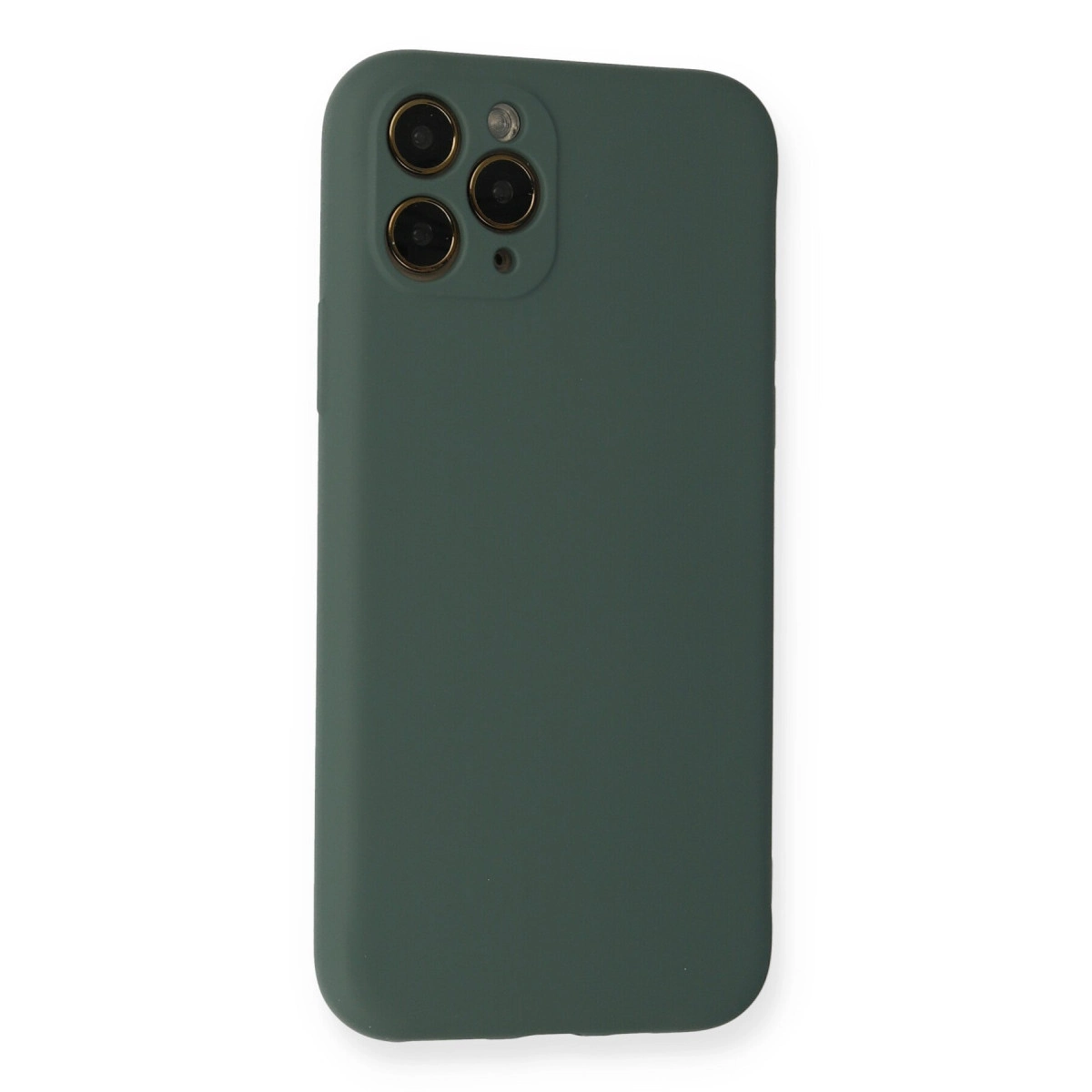 Beyaz arka plan üzerinde üçlü kamera oyuntulu koyu yeşil telefon kılıfı.