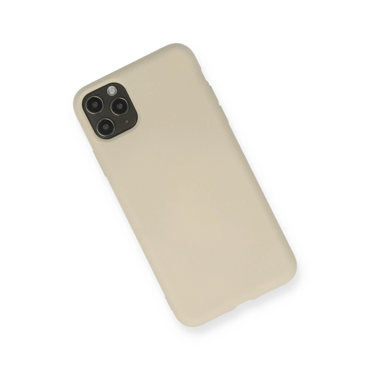 Arkada üç kamera lensi olan bej telefon kılıfı.