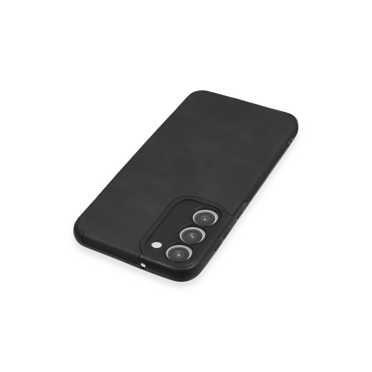 Beyaz zeminde üç kamera lensi ve flaşlı siyah telefon kılıfı.
