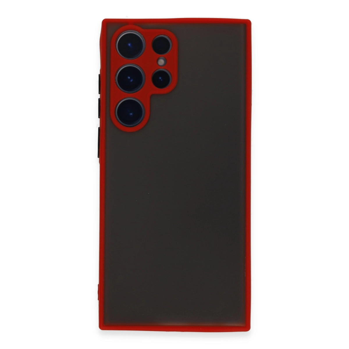 Kırmızı kenarlı ve kamera oyuntulu koyu gri telefon kılıfı.