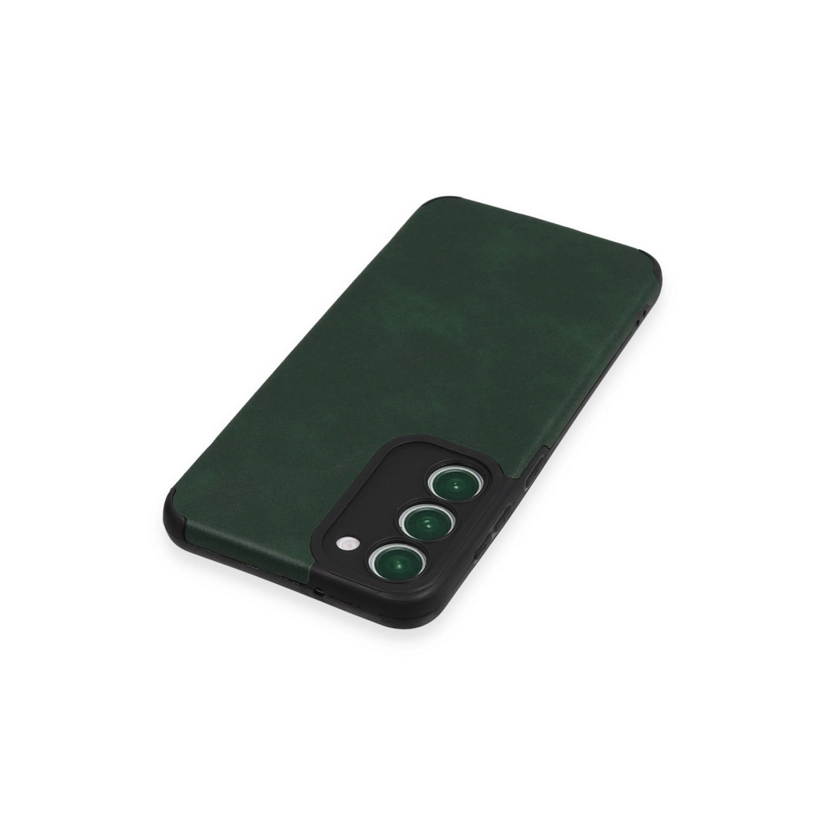 Beyaz arka plan üzerinde üç kamera lensi ve flaşı olan koyu yeşil telefon kılıfı.