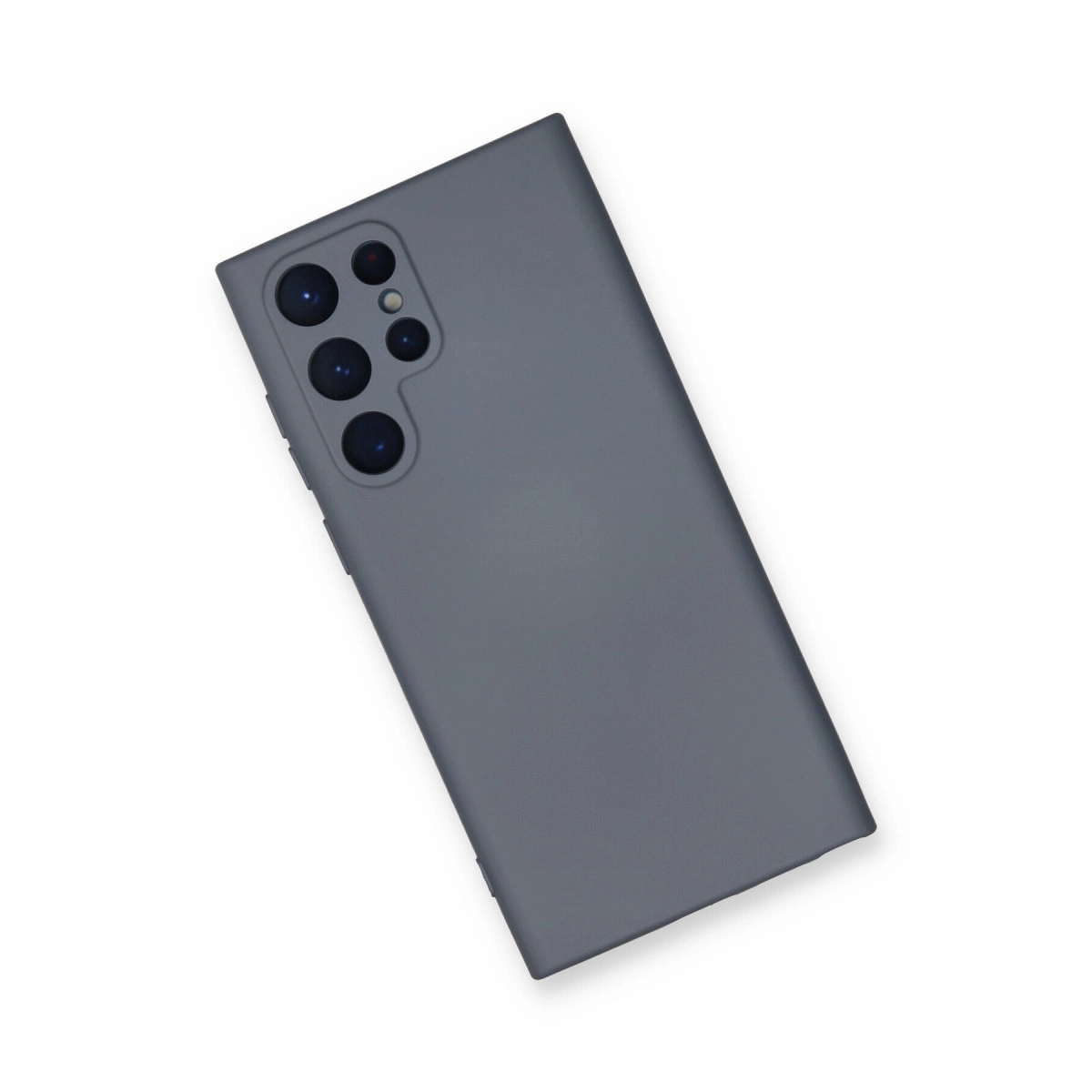 Beyaz arka plan üzerinde dört kamera lensli gri telefon kılıfı.