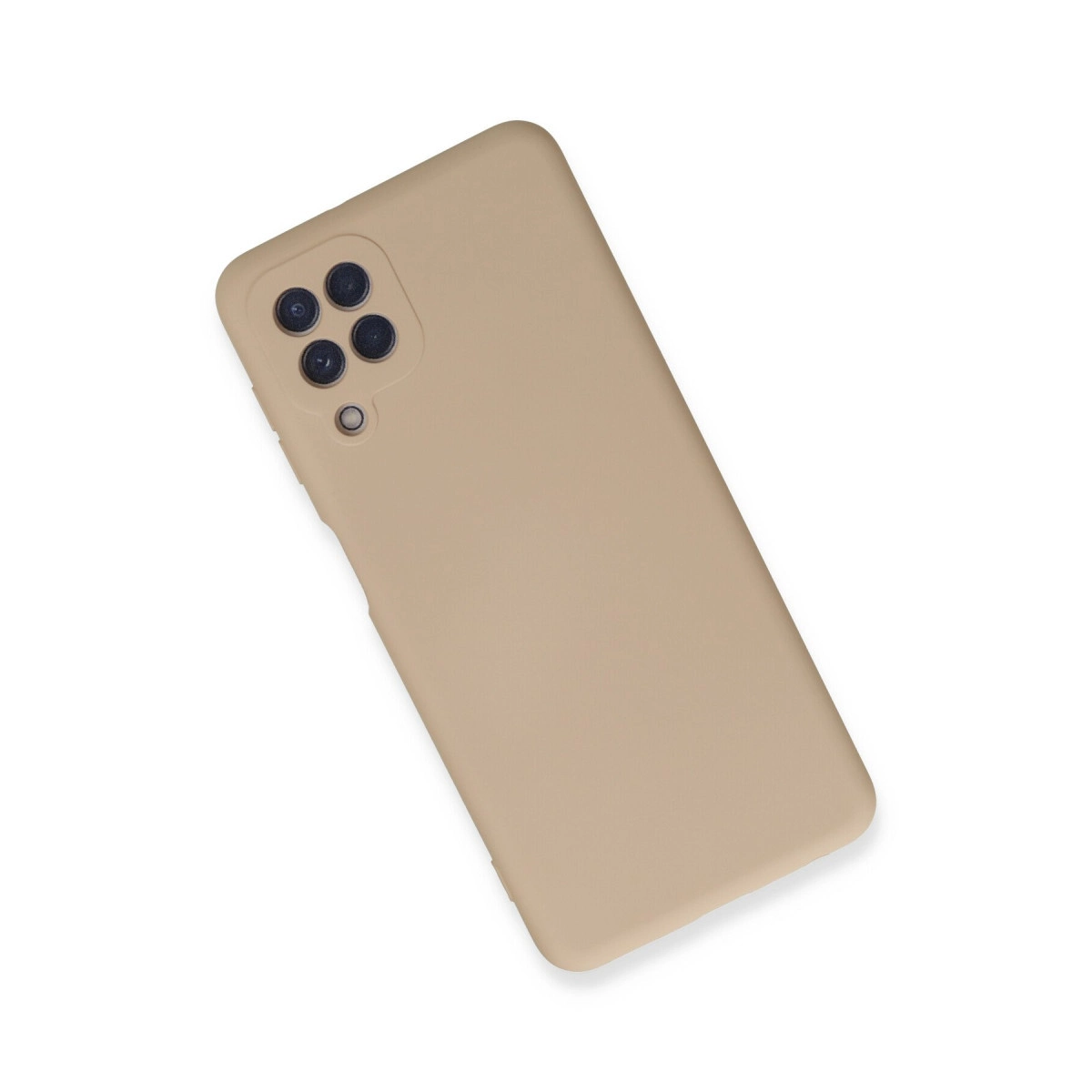 Arkada dört kamera lensi olan açık kahverengi telefon kılıfı.