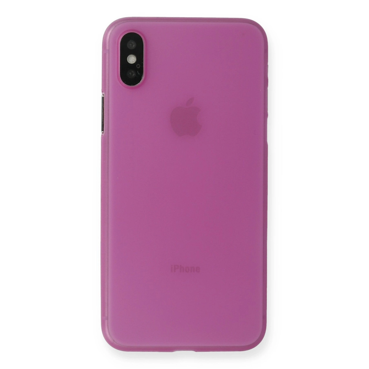 Beyaz arka plan üzerinde Apple logosu ve kamera açıklığı olan mor iPhone kılıfı.