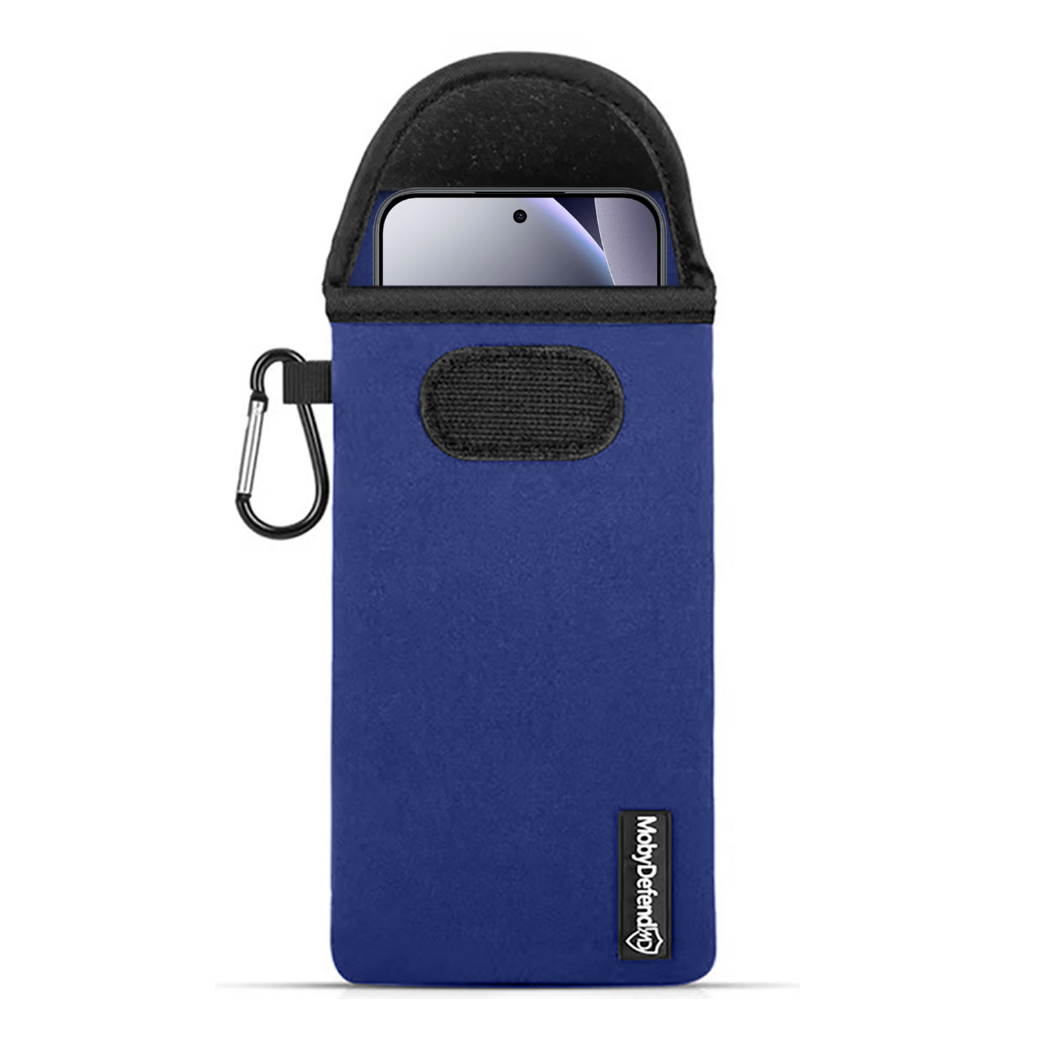 Pochette téléphone bleu foncé avec mousqueton et velcro. Un téléphone dépasse.