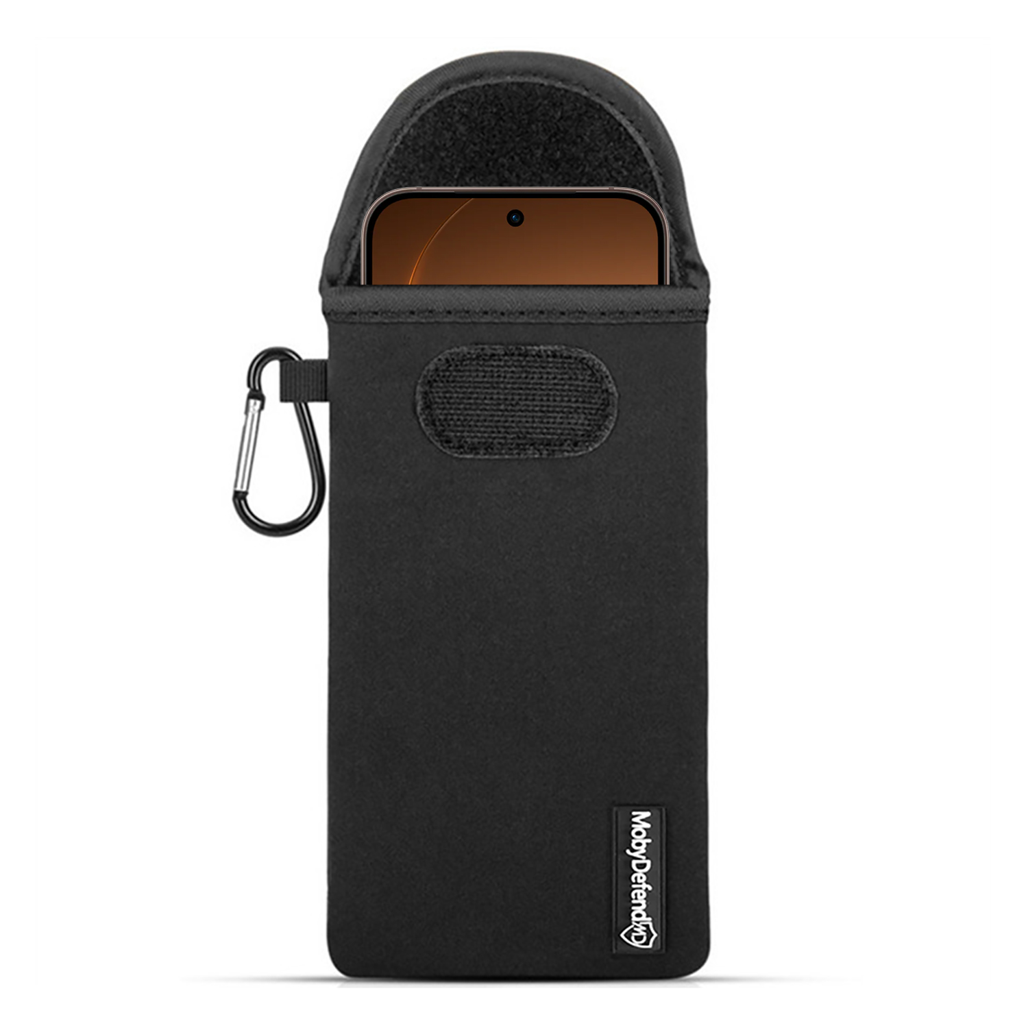 Zwarte telefoonhoes met karabijnhaak en gedeeltelijk zicht op smartphone.