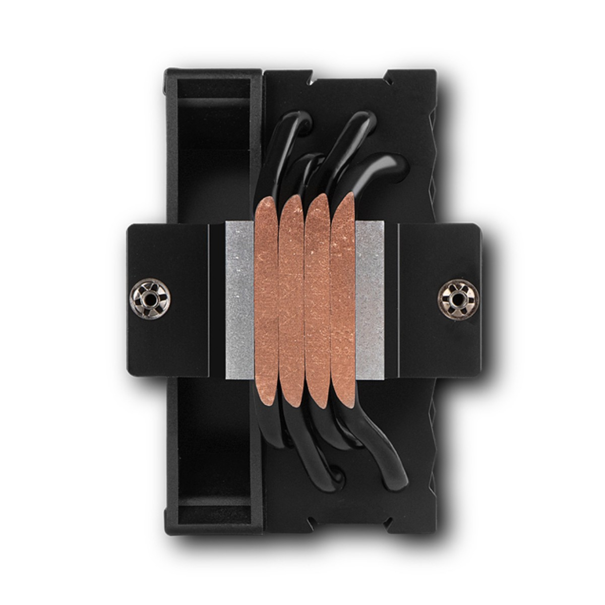 Een zwarte CPU-koeler met koperen heatpipes en zilveren vinnen.