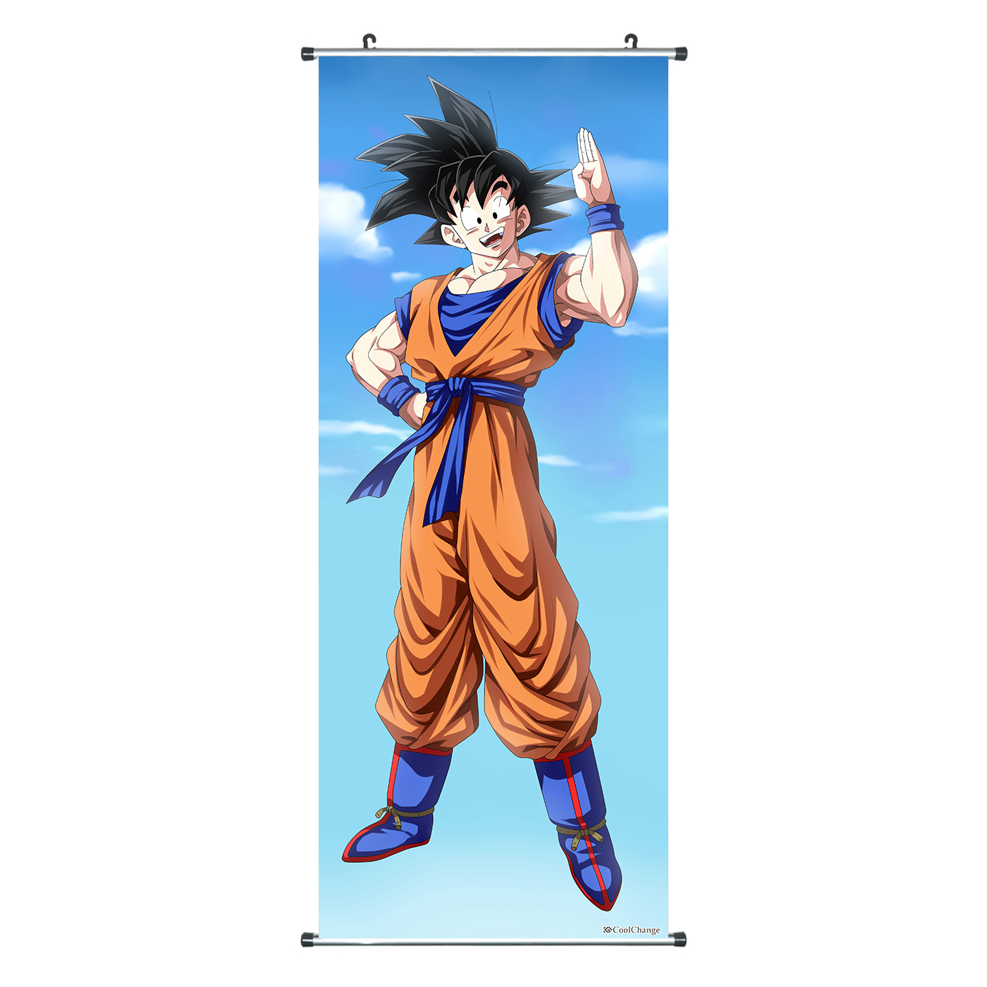 Goku winkt mit erhobener Hand, trägt orangefarbene Kleidung und steht vor blauem Himmel.