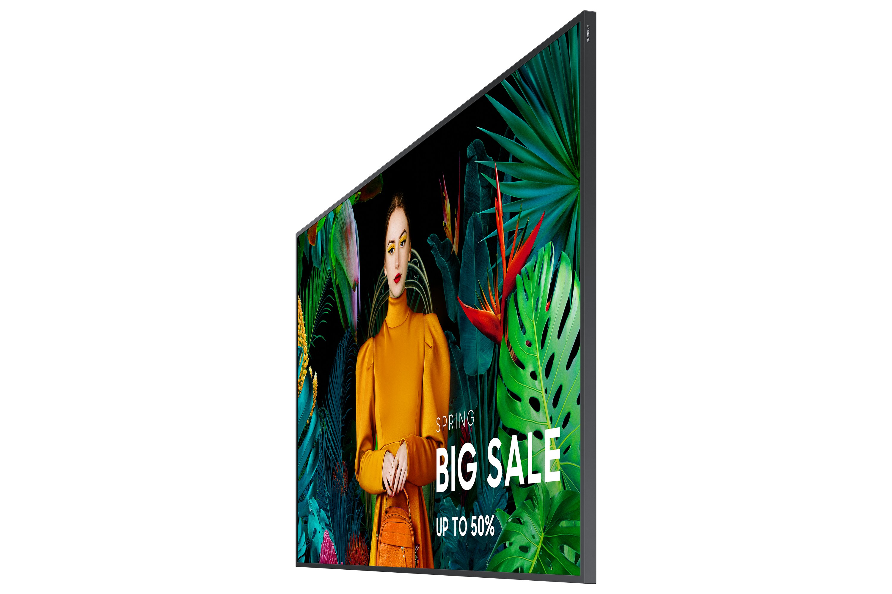 Donna in abito arancione davanti a sfondo tropicale con testo "SPRING BIG SALE".